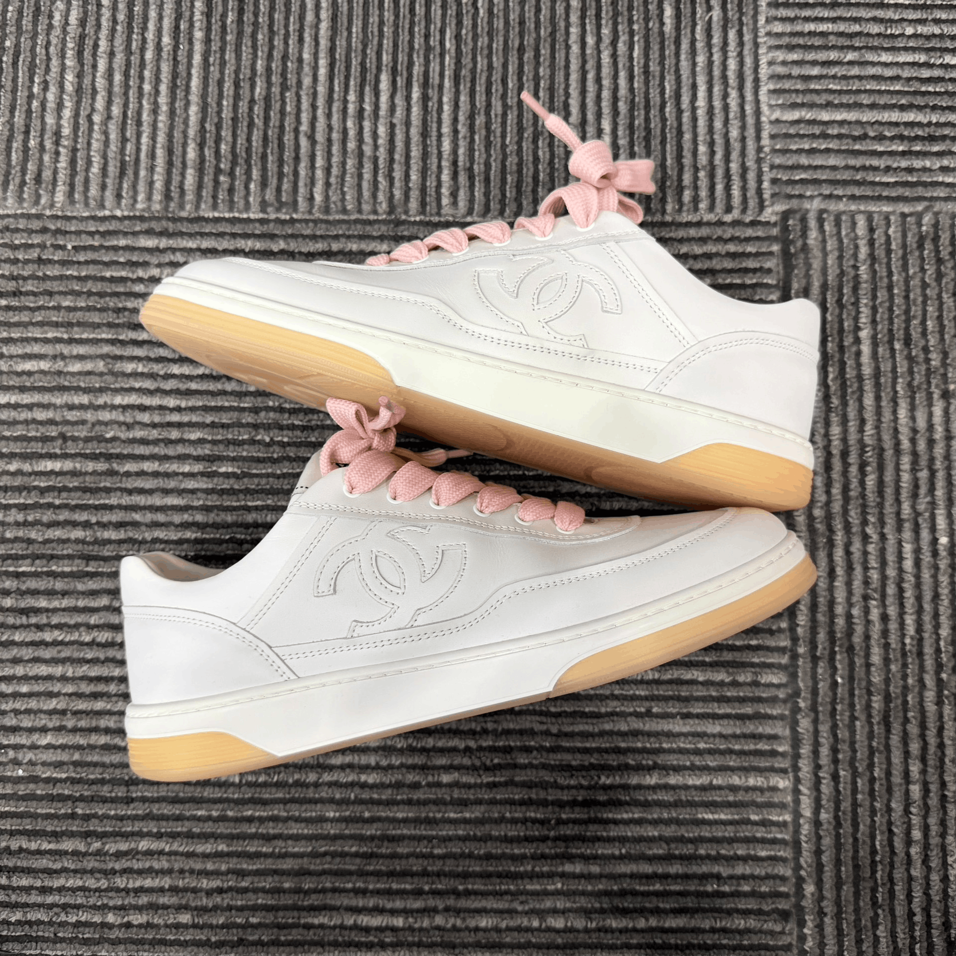 Chanel Chanel Pink Lowtop Sneakers it_42 Women Size US 12 / IT 42 - 2 Thumbnail