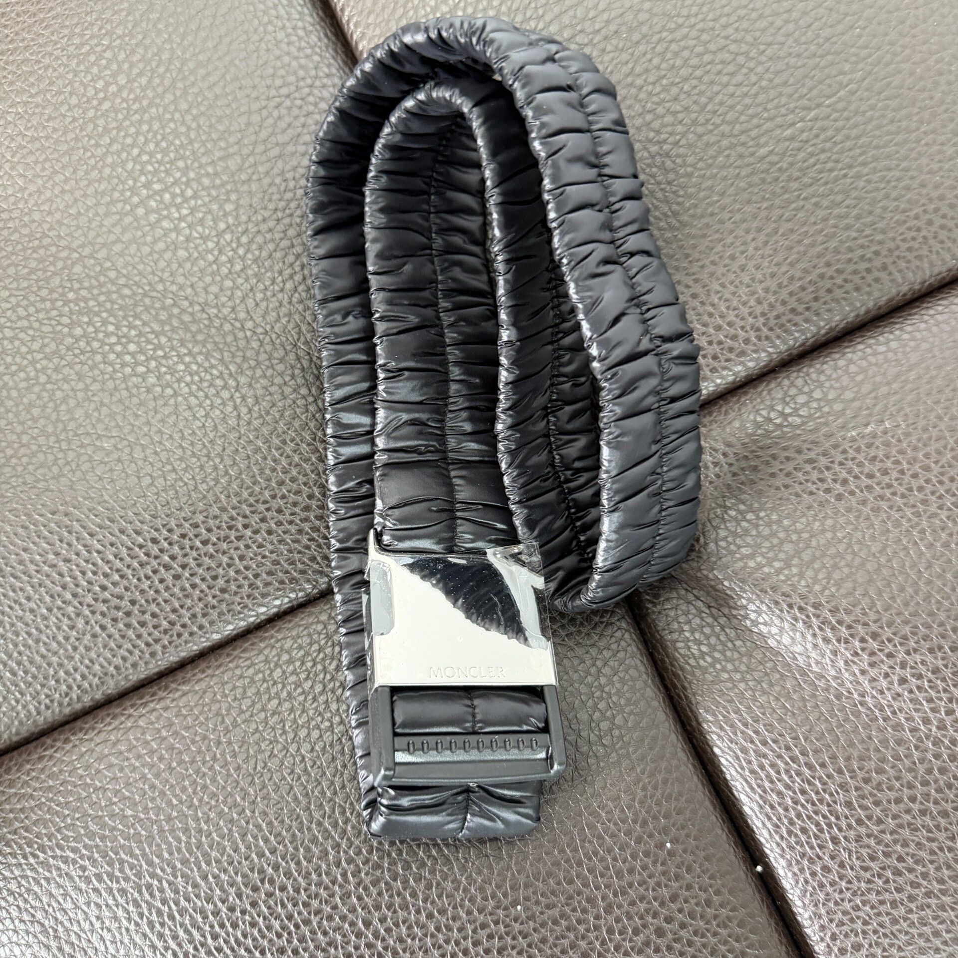 Moncler Moncler Down Down Jacket L Women Size L / US 10 / IT 46 - 4 Thumbnail