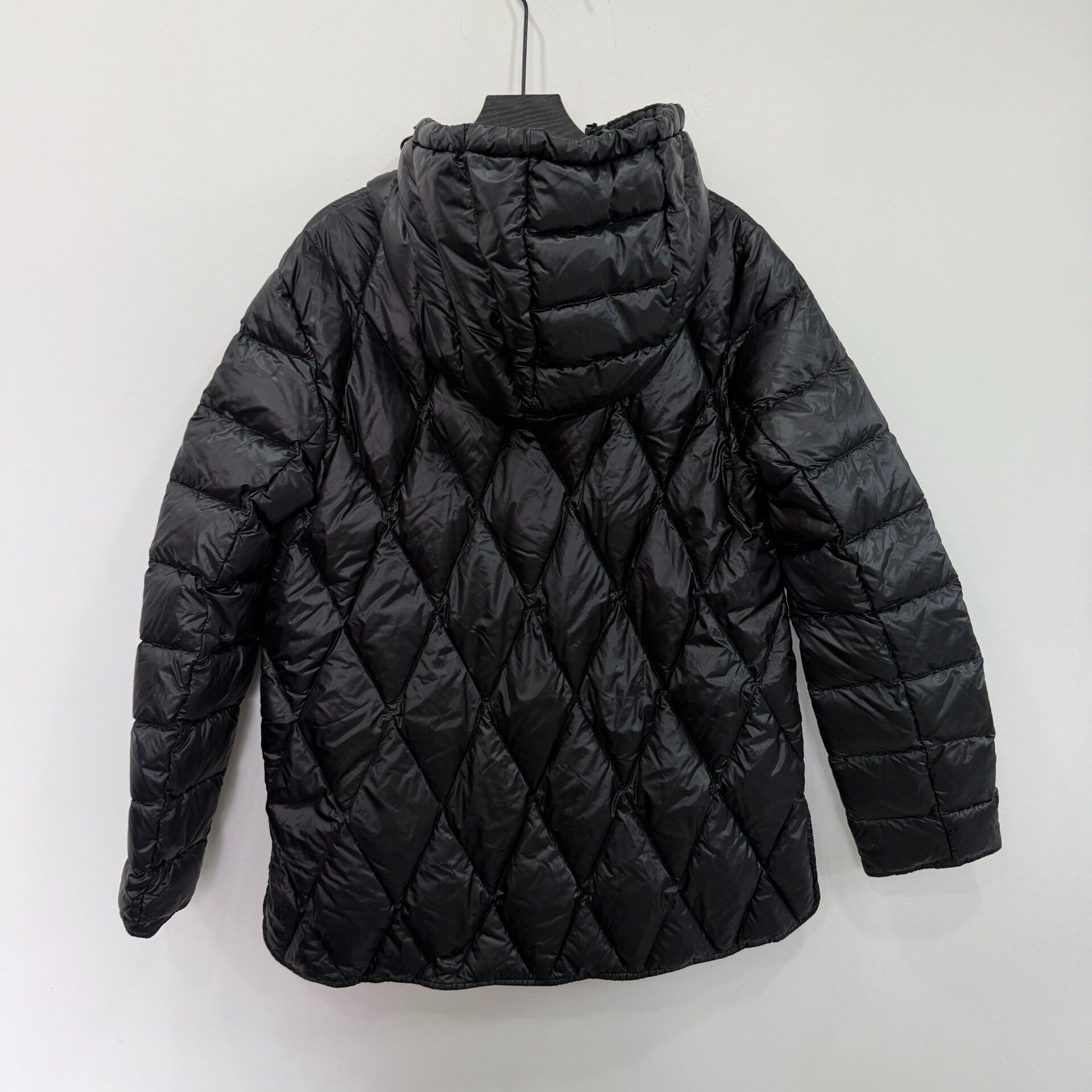 Moncler Moncler Down Down Jacket L Women Size L / US 10 / IT 46 - 2 Thumbnail