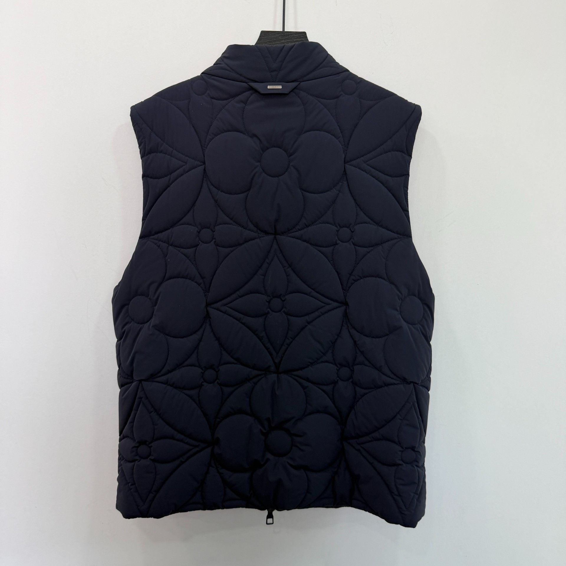 Louis Vuitton Louis Vuitton Embroidered Printed Blue Tank Top m Men Size US M / EU 48-50 / 2 - 2 Thumbnail