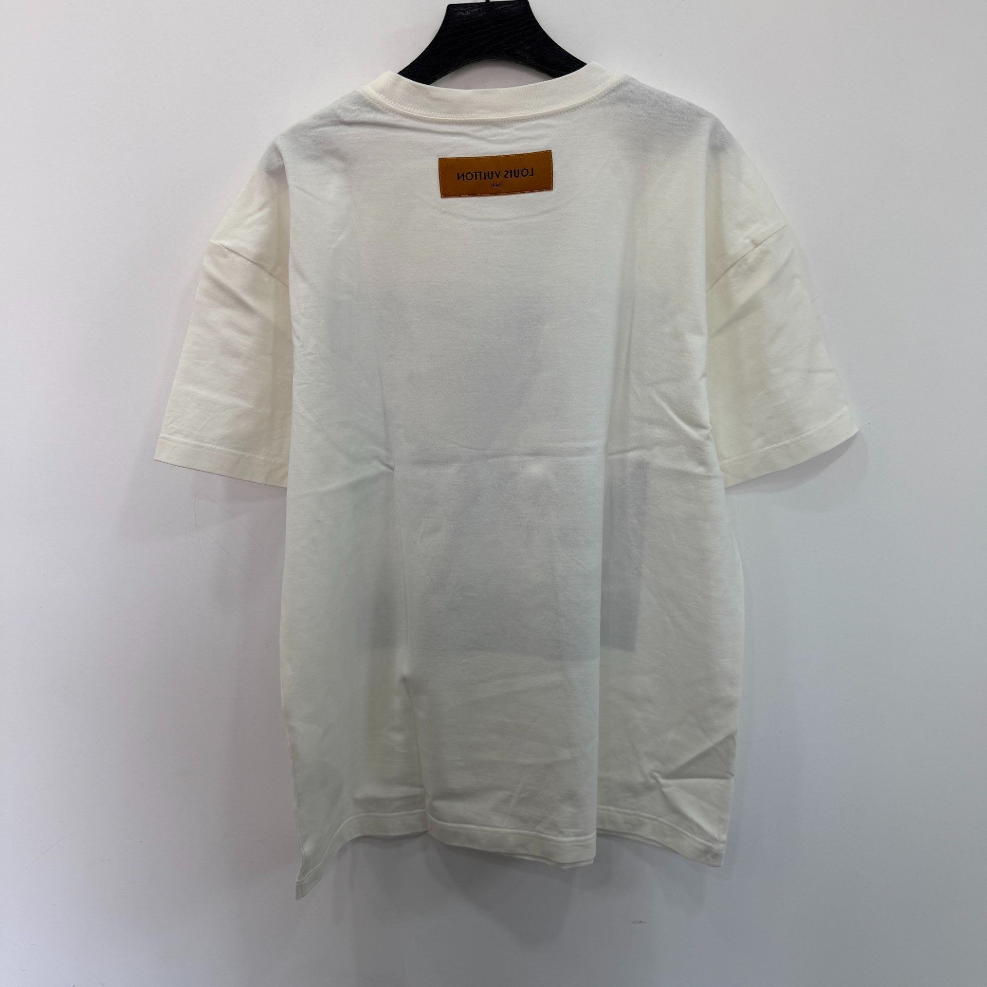 Louis Vuitton Louis Vuitton Printed Graphic White T-Shirt m Men Size US M / EU 48-50 / 2 - 2 Thumbnail