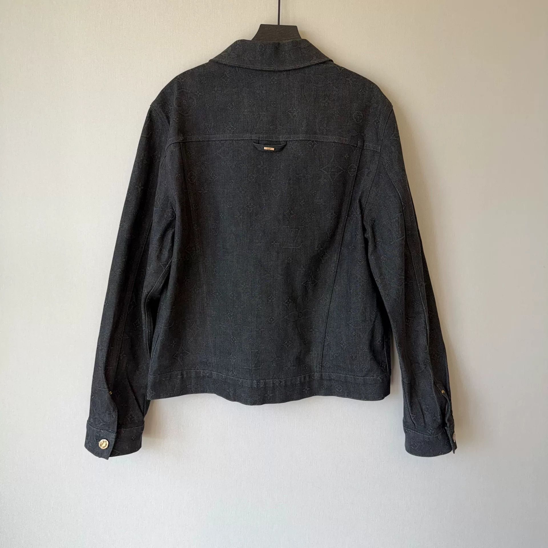 Louis Vuitton Louis Vuitton Denim Jacket L Women Size L / US 10 / IT 46 - 2 Thumbnail