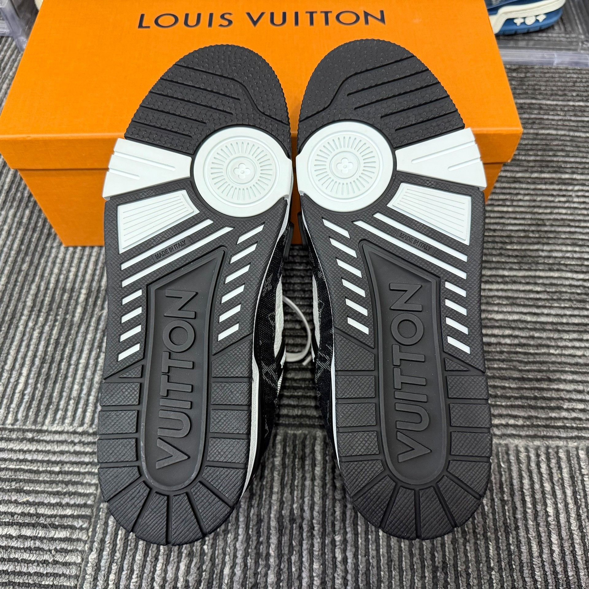 Louis Vuitton Louis Vuitton Training Denim Black Lowtop Sneakers 9 Men Size US 9 / EU 42 - 6 Thumbnail