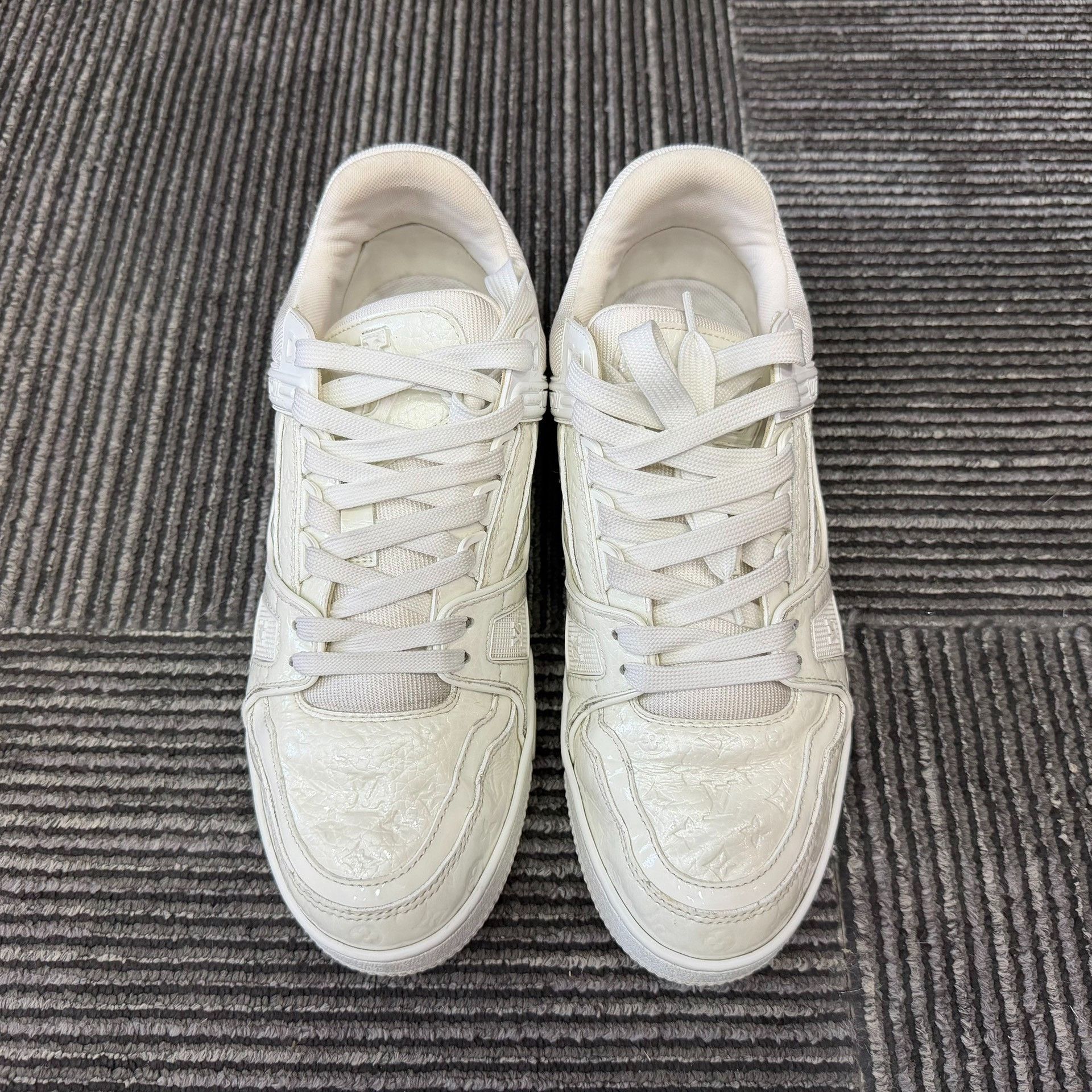 Louis Vuitton Louis Vuitton Training White Lowtop Sneakers 7 Men Size US 7 / EU 40 - 4 Thumbnail