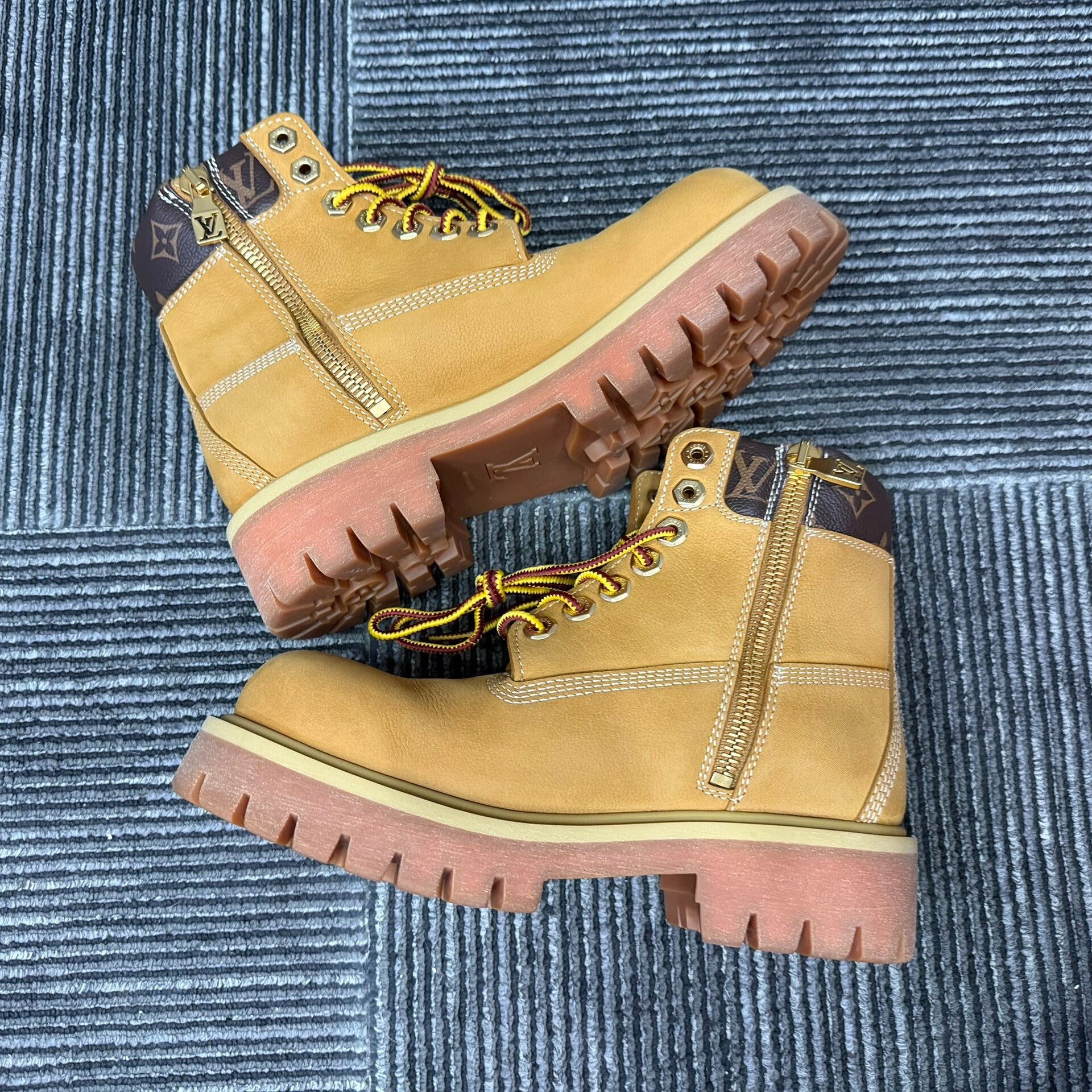 Louis Vuitton Louis Vuitton Collab Brown Boots 8 Men Size US 8 / EU 41 - 3 Thumbnail