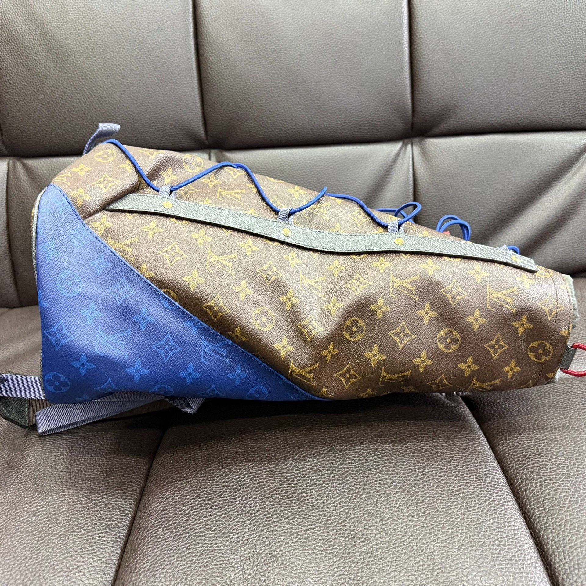 Louis Vuitton Louis Vuitton Hiking Bag one size Men Size ONE SIZE - 4 Thumbnail