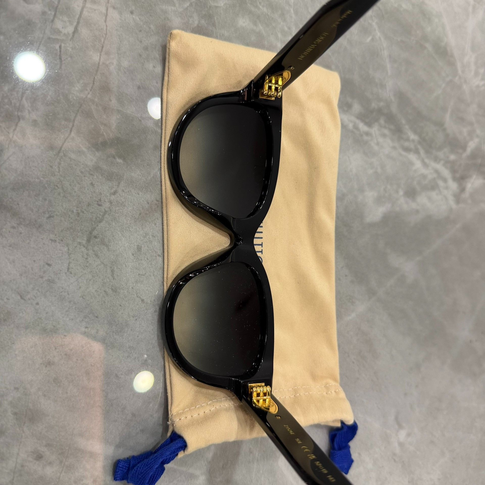Louis Vuitton Louis Vuitton Retro Black Sunglasses one size Men Size ONE SIZE - 3 Thumbnail