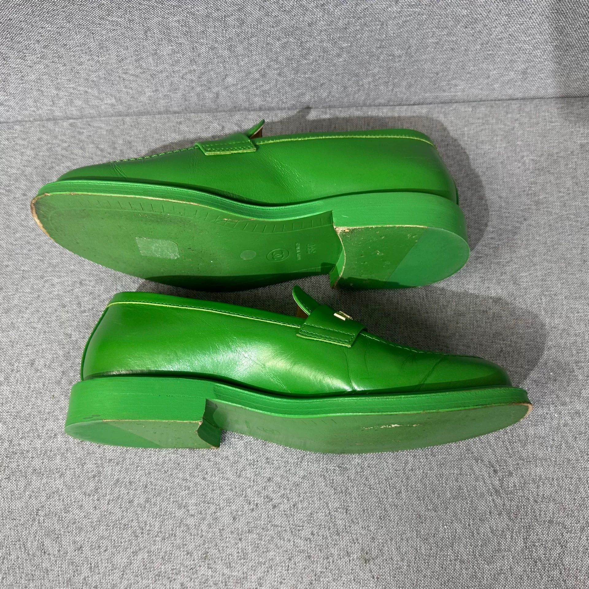 Chanel Chanel Lowtop Sneakers us_8 Women Size US 8 / IT 38 - 3 Thumbnail