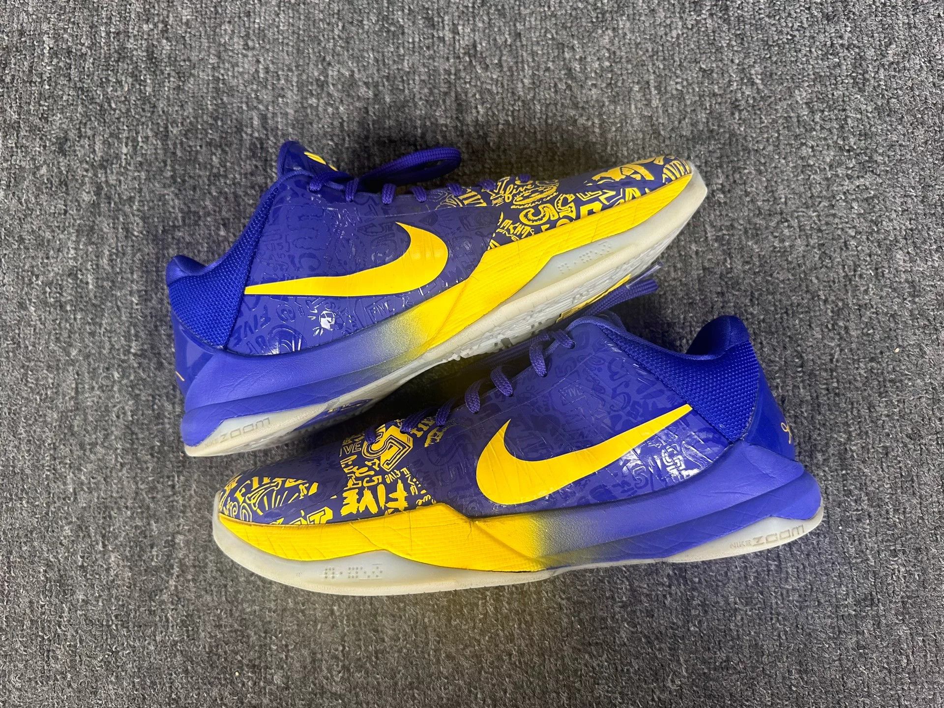 Nike Nike KOBE Lowtop Sneakers 9 Men Size US 9 / EU 42 - 2 Thumbnail