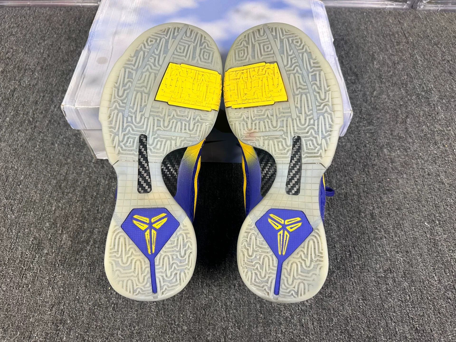 Nike Nike KOBE Lowtop Sneakers 9 Men Size US 9 / EU 42 - 6 Thumbnail