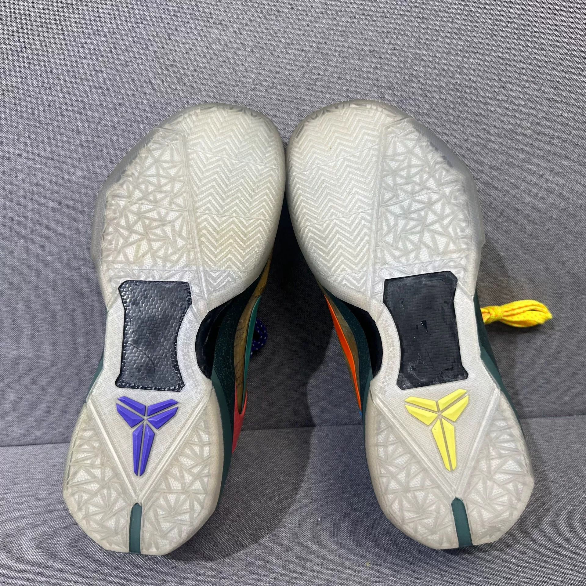 Nike Nike KOBE Multi Lowtop Sneakers 9 Men Size US 9 / EU 42 - 6 Thumbnail