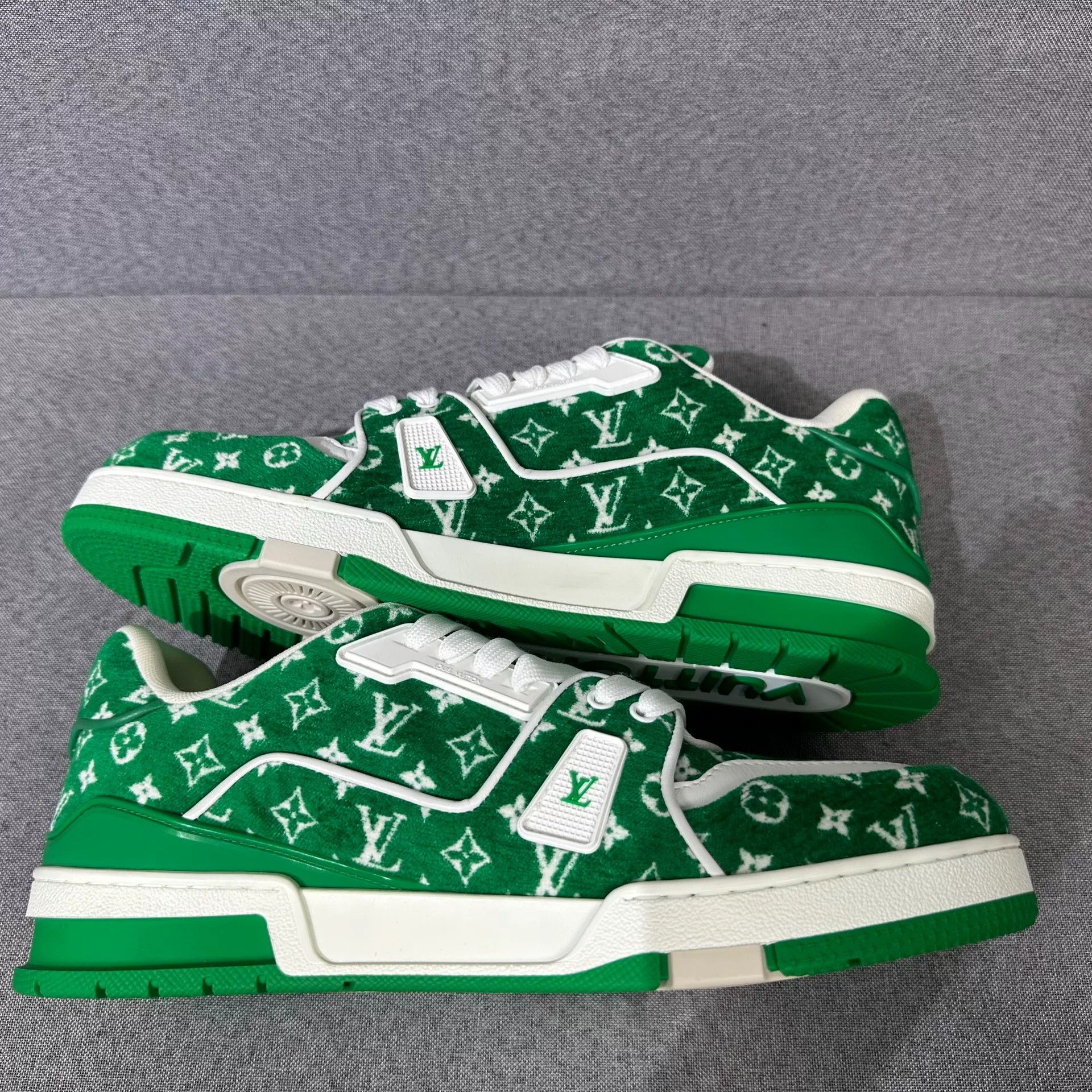 Louis Vuitton Louis Vuitton Training Green Lowtop Sneakers 11 Men Size US 11 / EU 44 - 3 Thumbnail