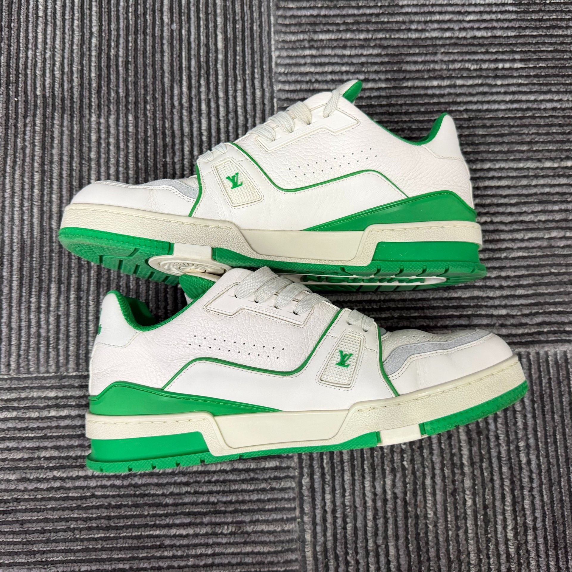 Louis Vuitton Louis Vuitton Training Green Lowtop Sneakers 11 Men Size US 11 / EU 44 - 3 Thumbnail