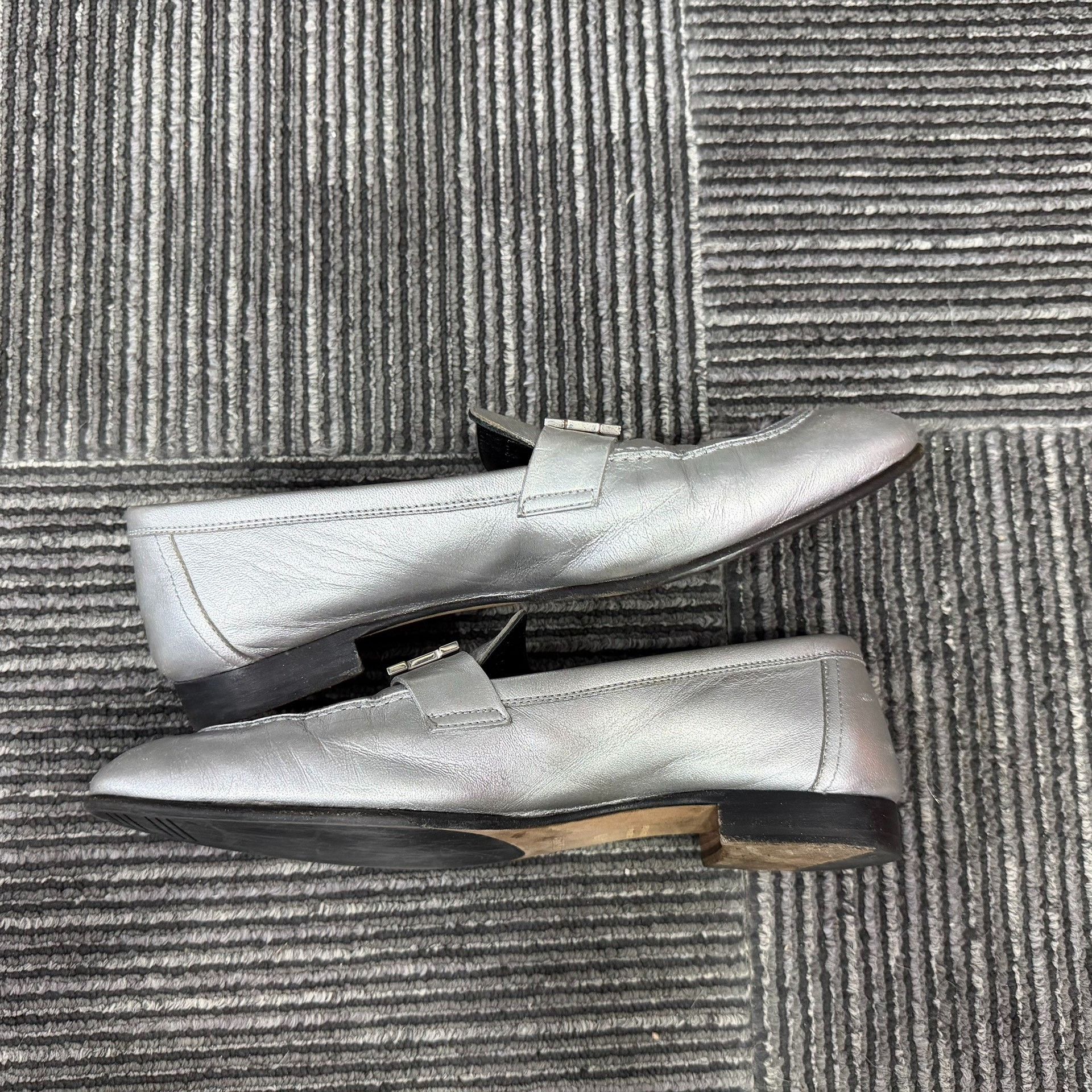 Hermes Hermes Silver Lowtop Sneakers us_7 Women Size US 7 / IT 37 - 5 Thumbnail