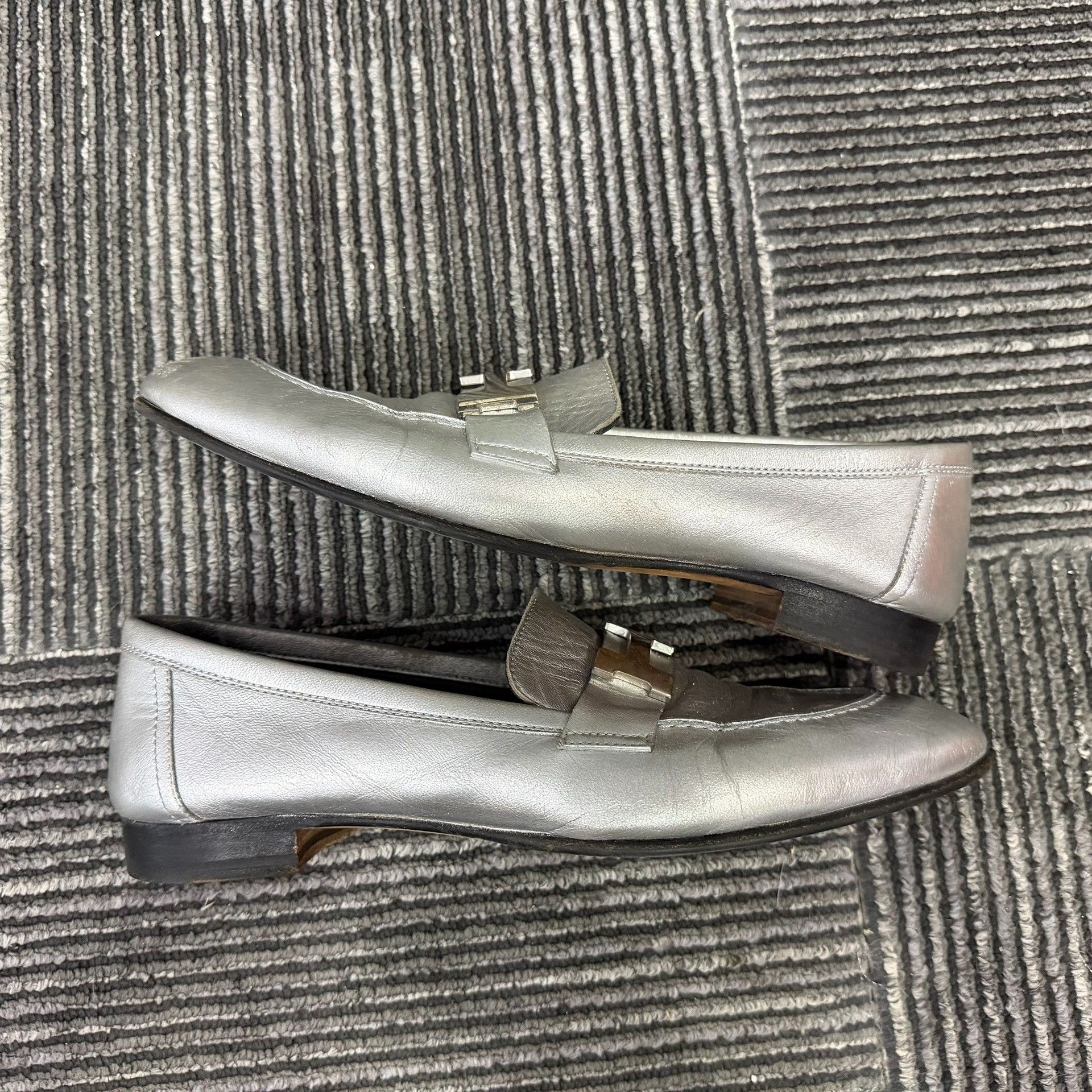 Hermes Hermes Silver Lowtop Sneakers us_7 Women Size US 7 / IT 37 - 4 Thumbnail