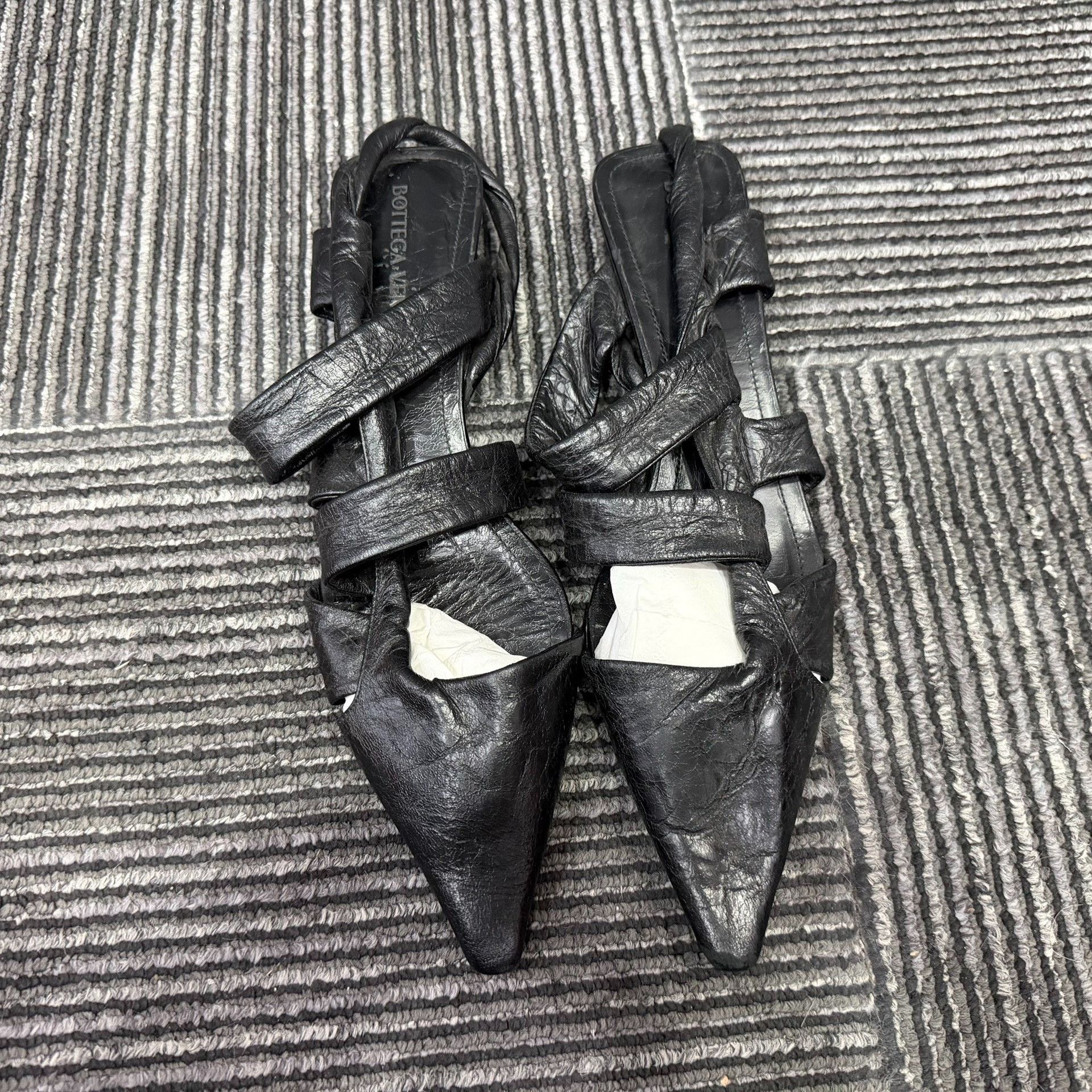 Bottega Veneta Bottega Veneta Black Sandals us_6 Women Size US 6 / IT 36 - 2 Thumbnail