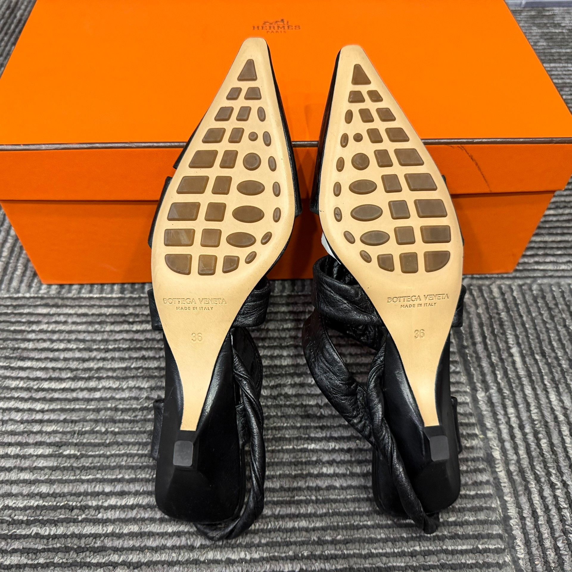 Bottega Veneta Bottega Veneta Black Sandals us_6 Women Size US 6 / IT 36 - 4 Thumbnail
