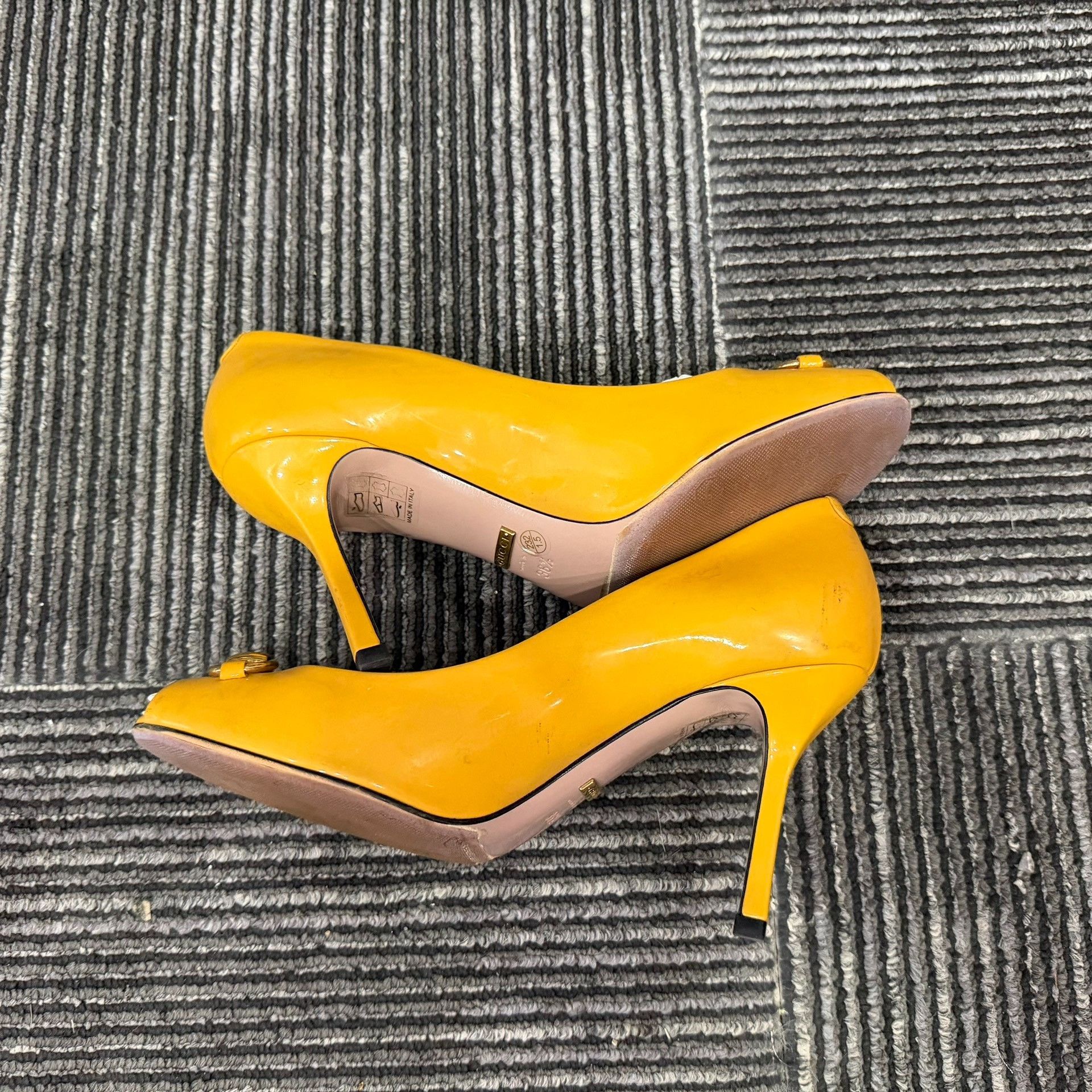 Gucci Gucci Patent Yellow Lowtop Sneakers us_6 Women Size US 6 / IT 36 - 3 Thumbnail