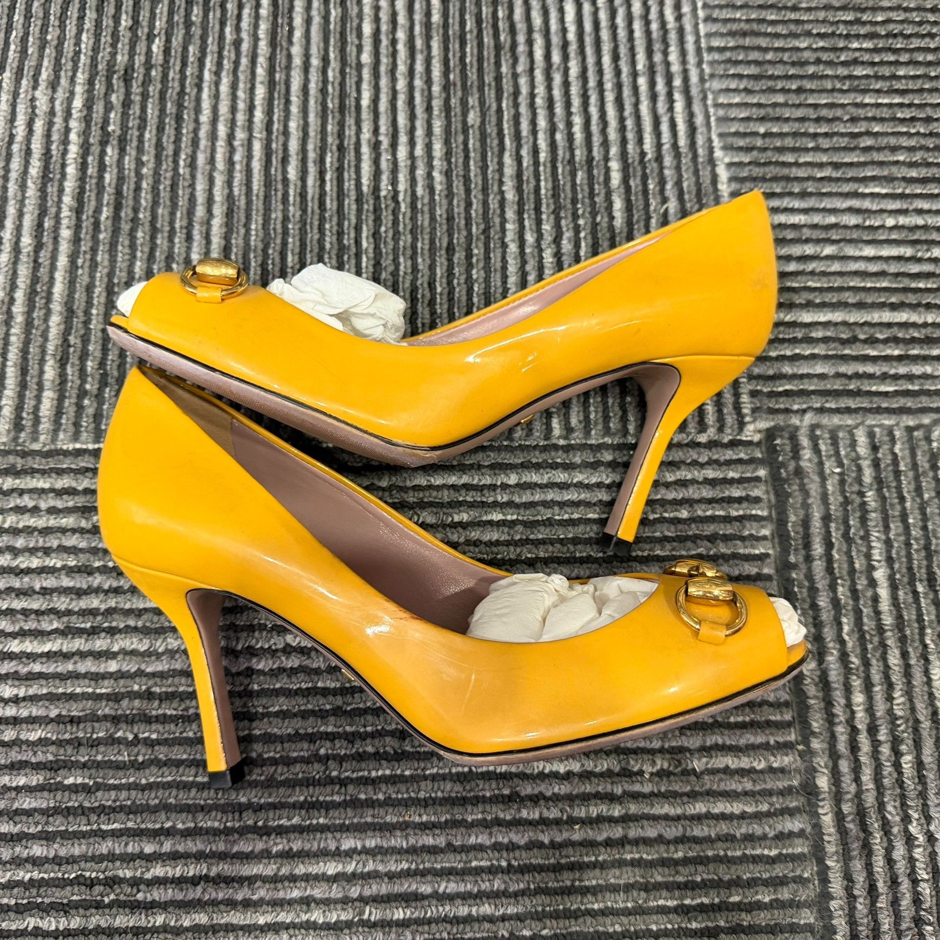 Gucci Gucci Patent Yellow Lowtop Sneakers us_6 Women Size US 6 / IT 36 - 2 Thumbnail