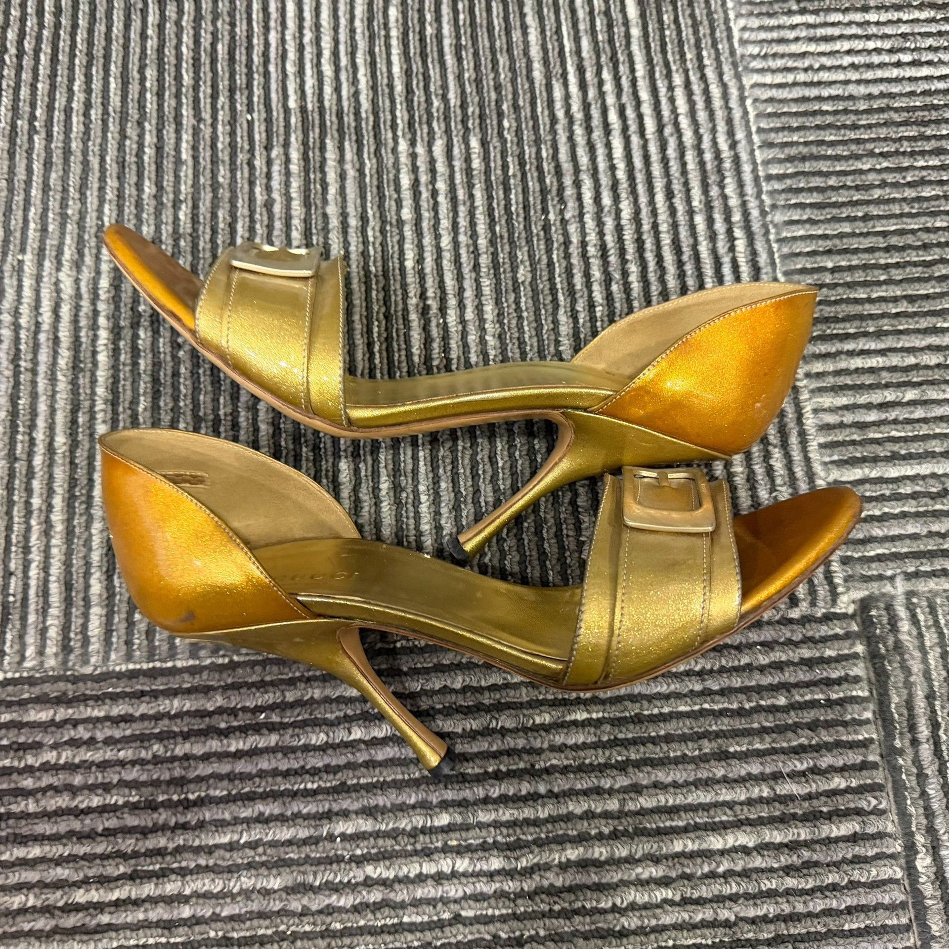 Gucci Gucci Gold Sandals us_6 Women Size US 6 / IT 36 - 2 Thumbnail