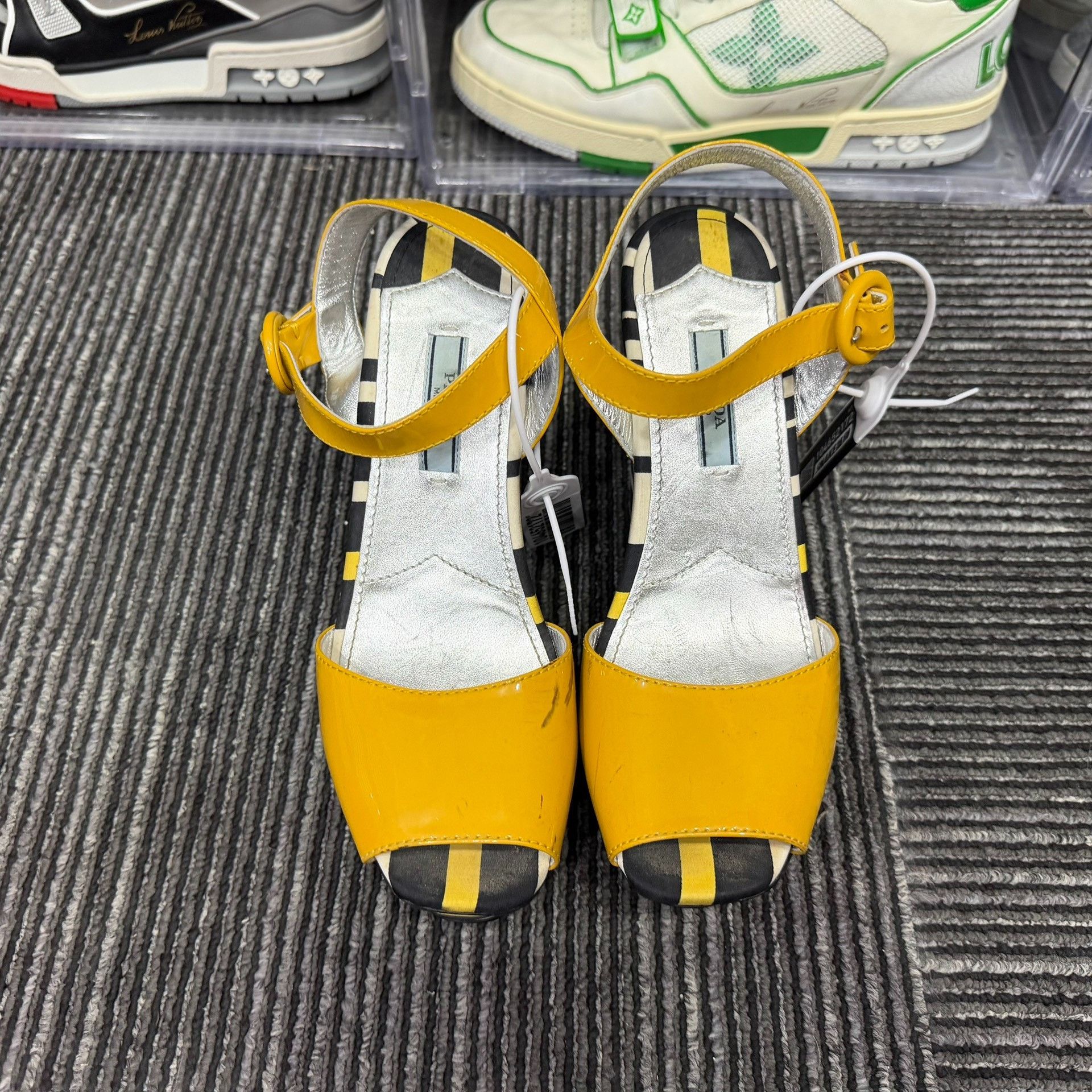 Prada Prada Sandals us_6 Women Size US 6 / IT 36 - 4 Thumbnail