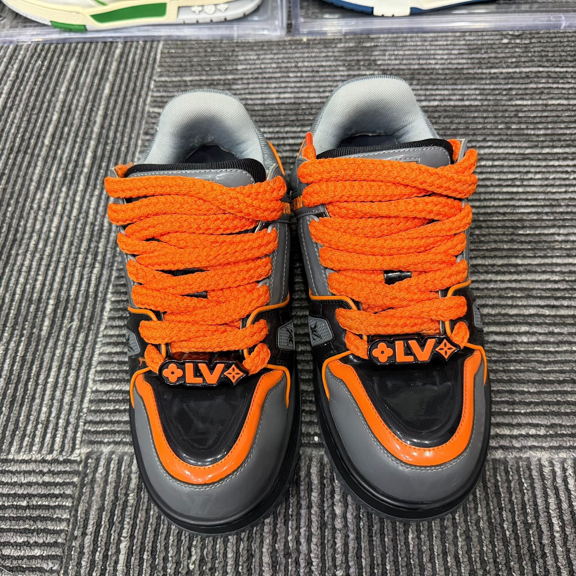 Louis Vuitton Louis Vuitton Training Orange Lowtop Sneakers 6 Men Size US 6 / EU 39 - 4 Thumbnail