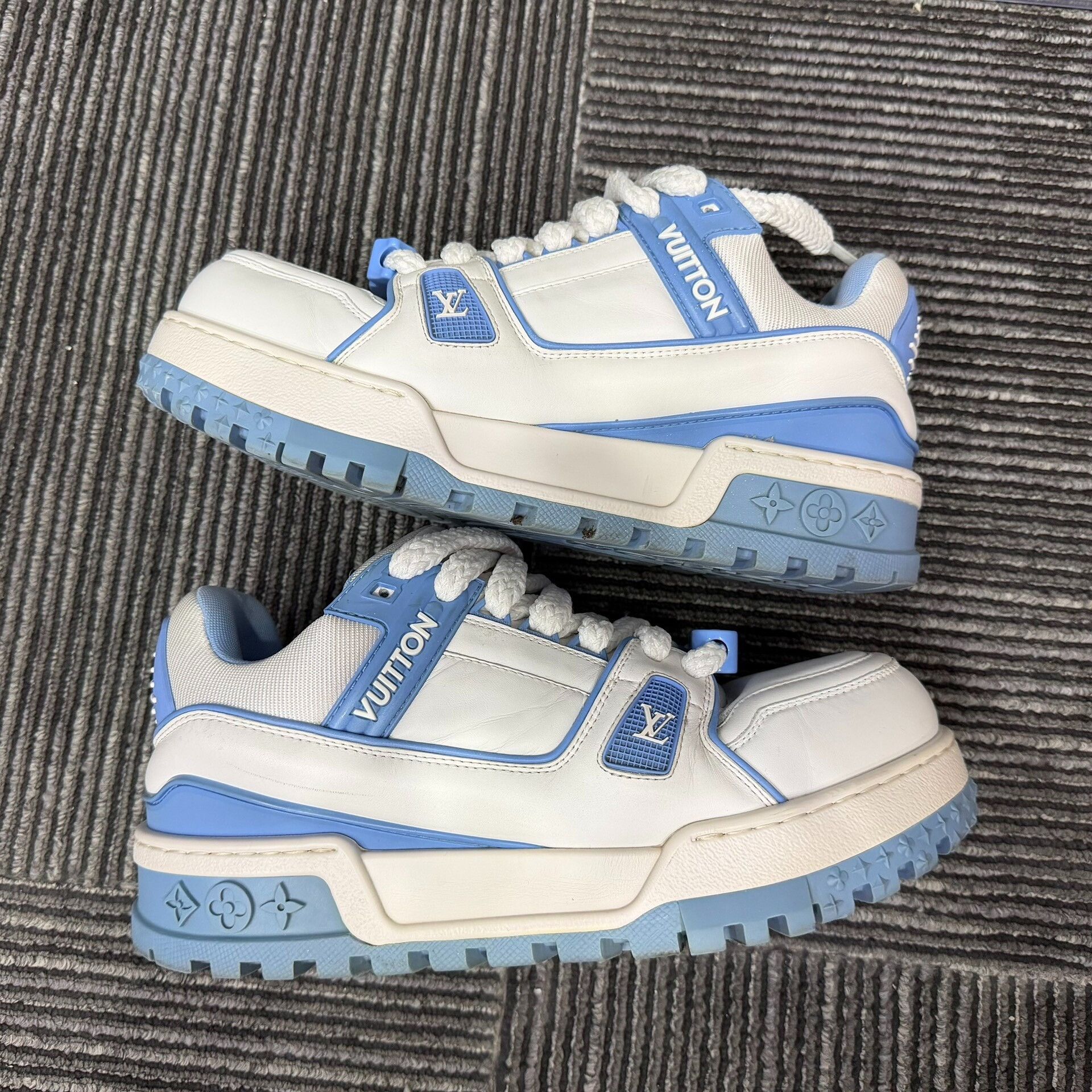 Louis Vuitton Louis Vuitton Training Blue Lowtop Sneakers 7 Men Size US 7 / EU 40 - 2 Thumbnail