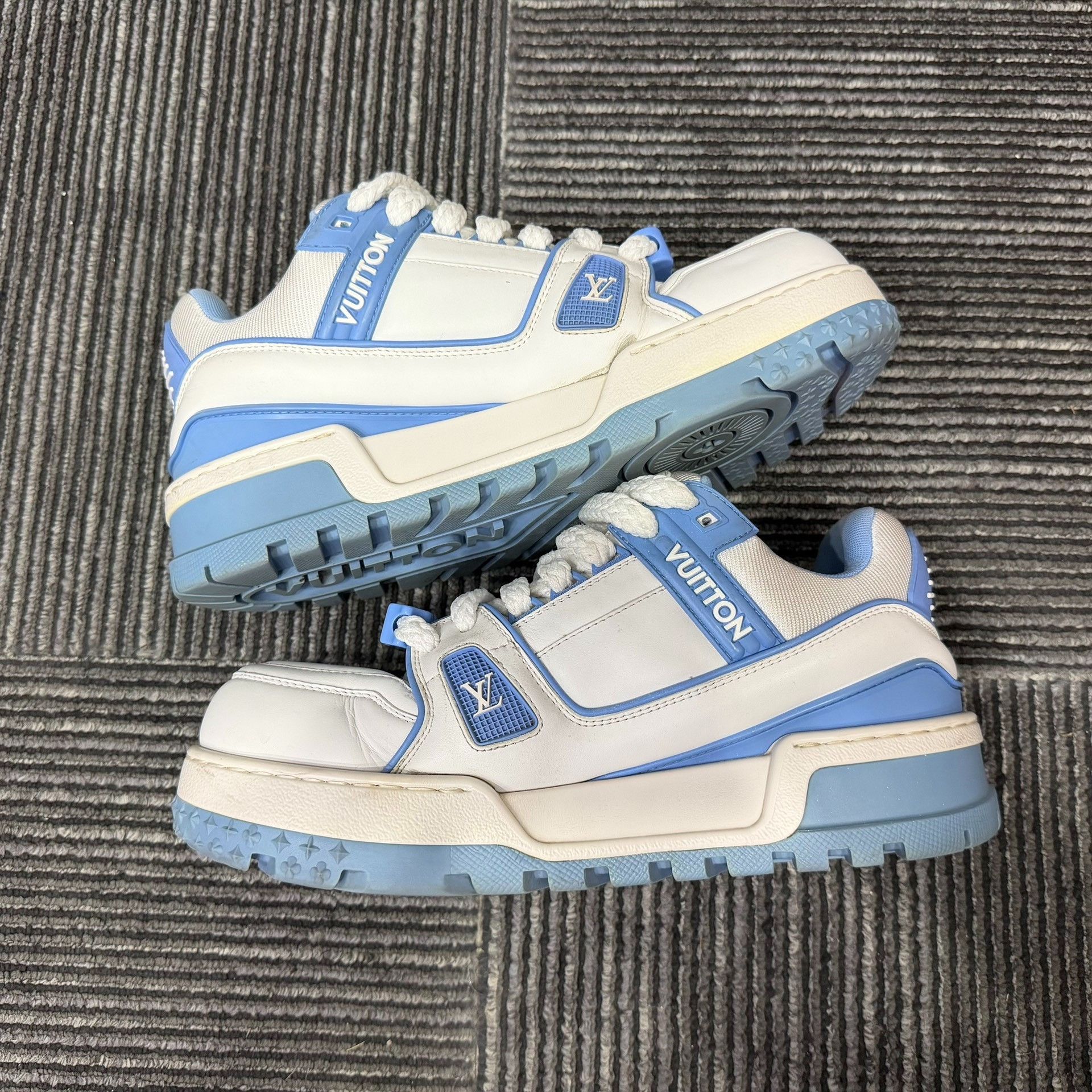 Louis Vuitton Louis Vuitton Training Blue Lowtop Sneakers 7 Men Size US 7 / EU 40 - 3 Thumbnail