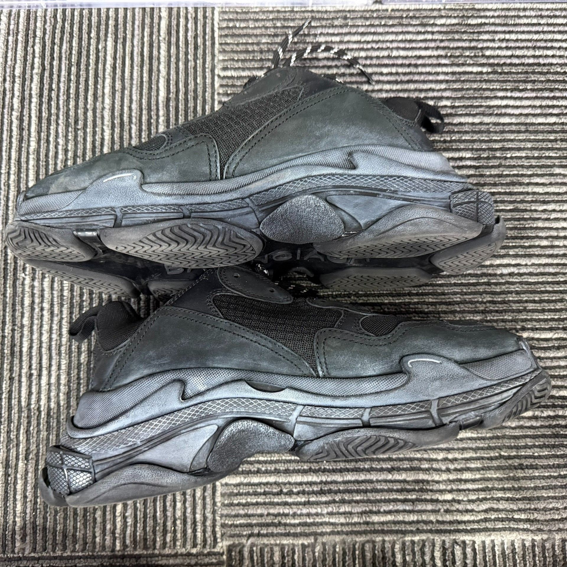 Balenciaga Balenciaga Retro Lowtop Sneakers 9 Men Size US 9 / EU 42 - 3 Thumbnail