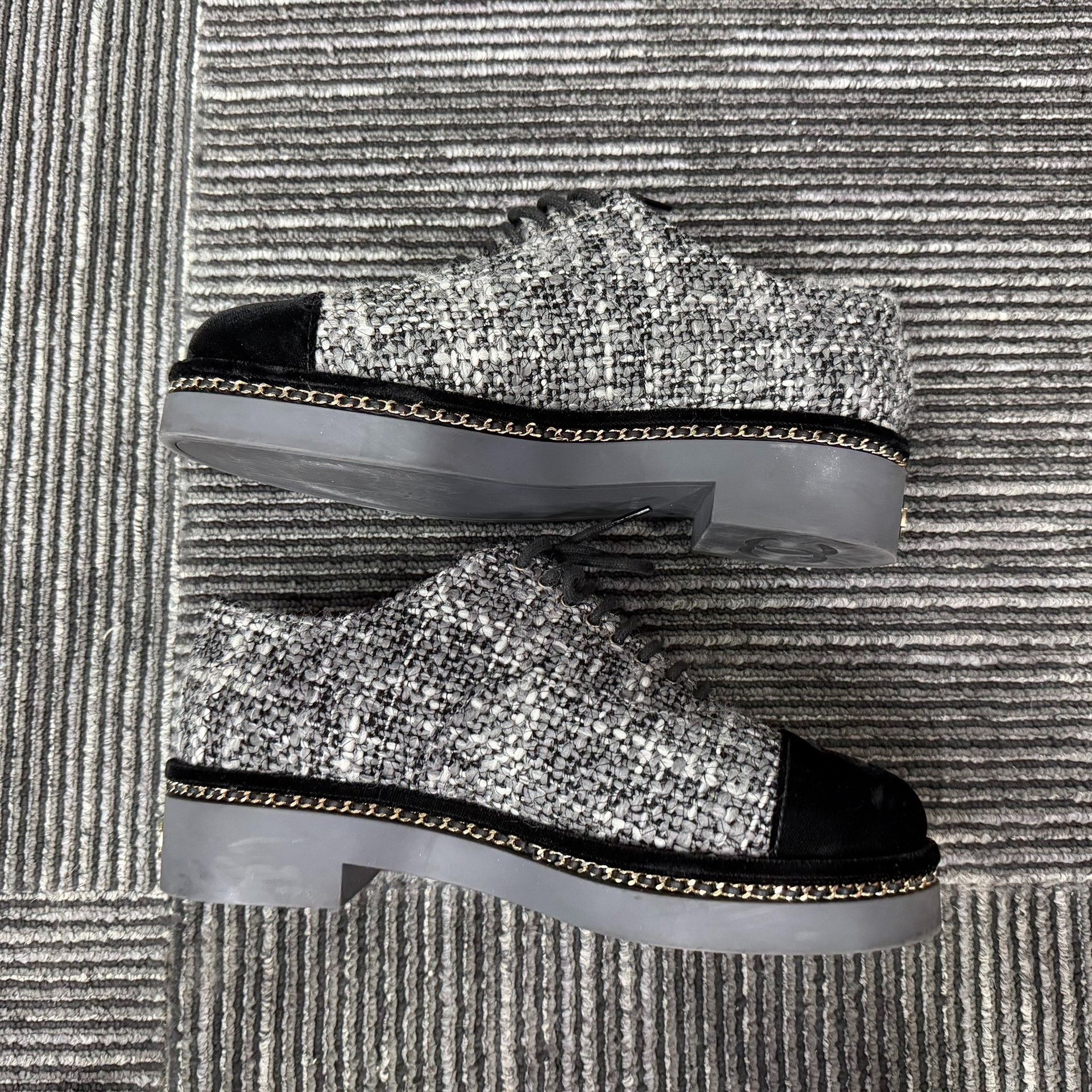 Chanel Chanel Retro Lowtop Sneakers us_7 Women Size US 7 / IT 37 - 3 Thumbnail