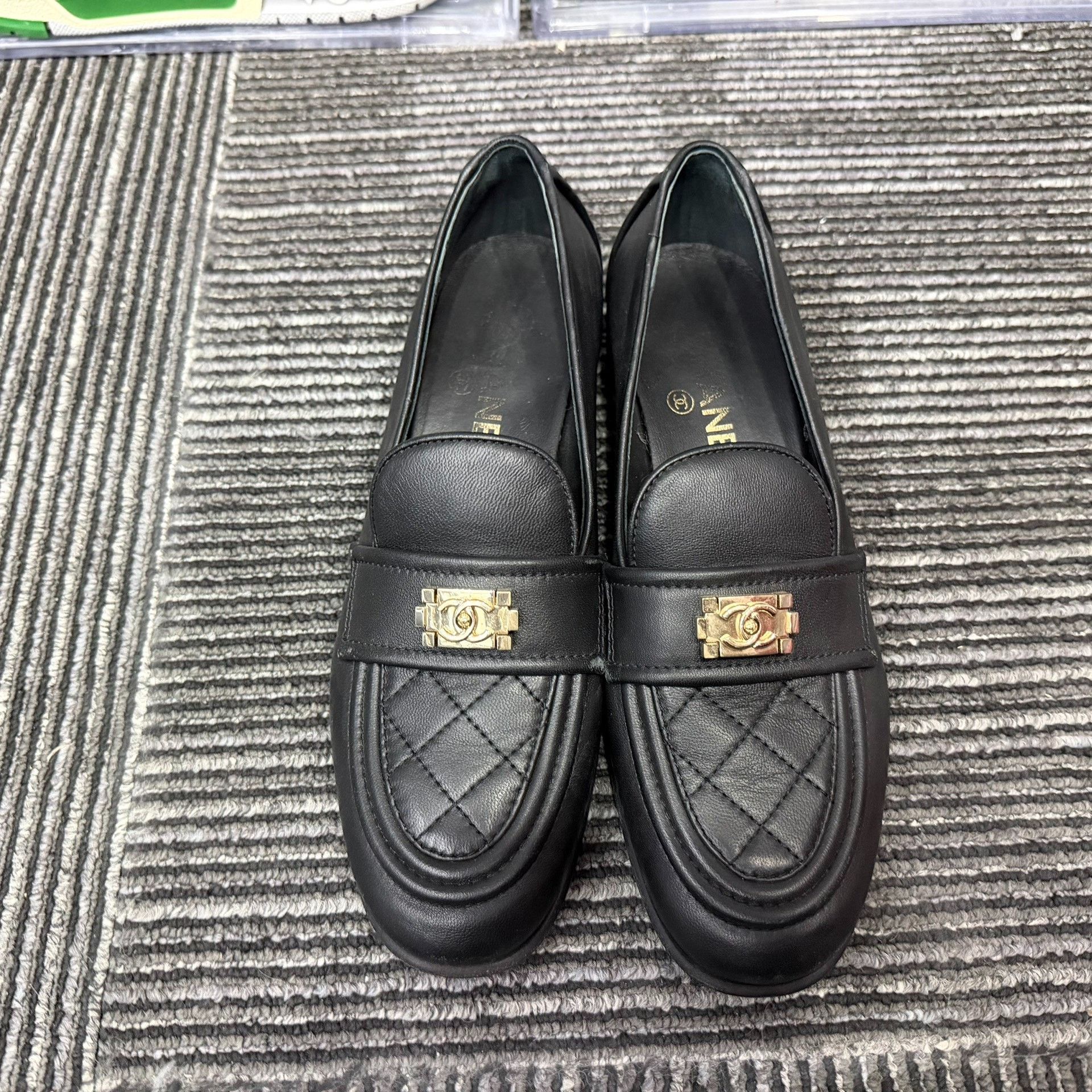 Chanel Chanel Lowtop Sneakers us_7 Women Size US 7 / IT 37 - 2 Thumbnail