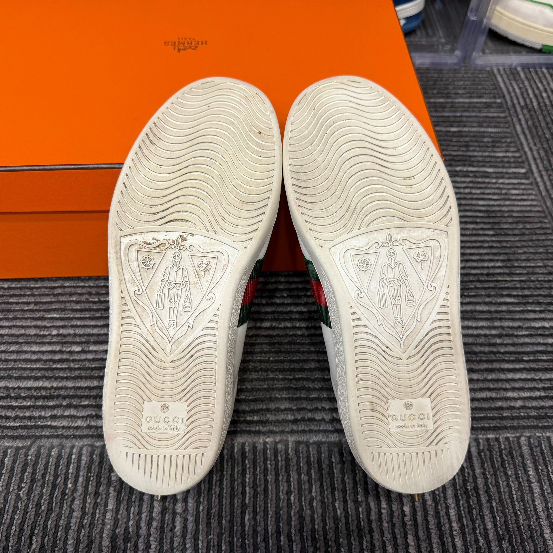 Gucci Gucci White Lowtop Sneakers us_6 Women Size US 6 / IT 36 - 6 Thumbnail
