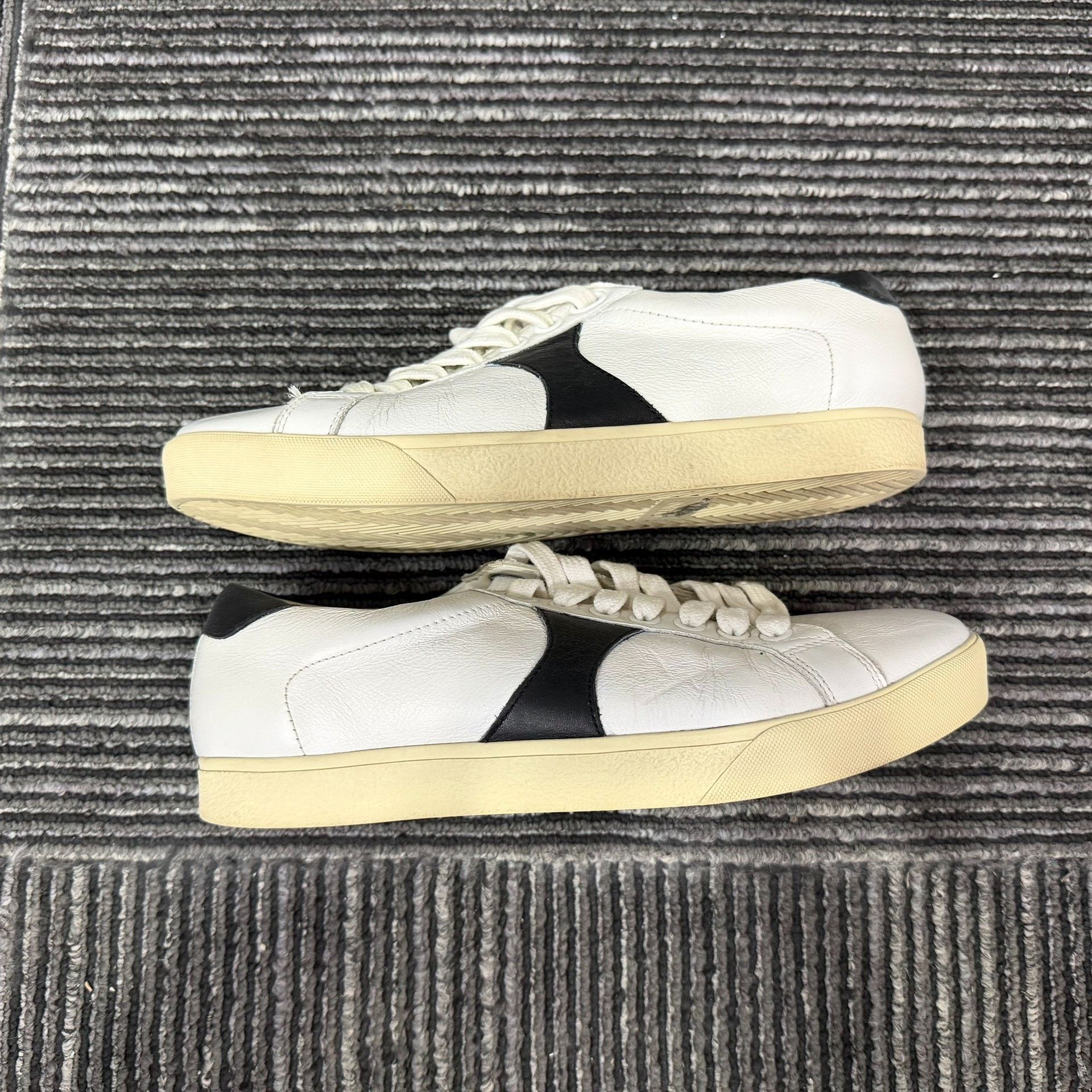 Celine Celine White Lowtop Sneakers us_5 Women Size US 5 / IT 35 - 2 Thumbnail
