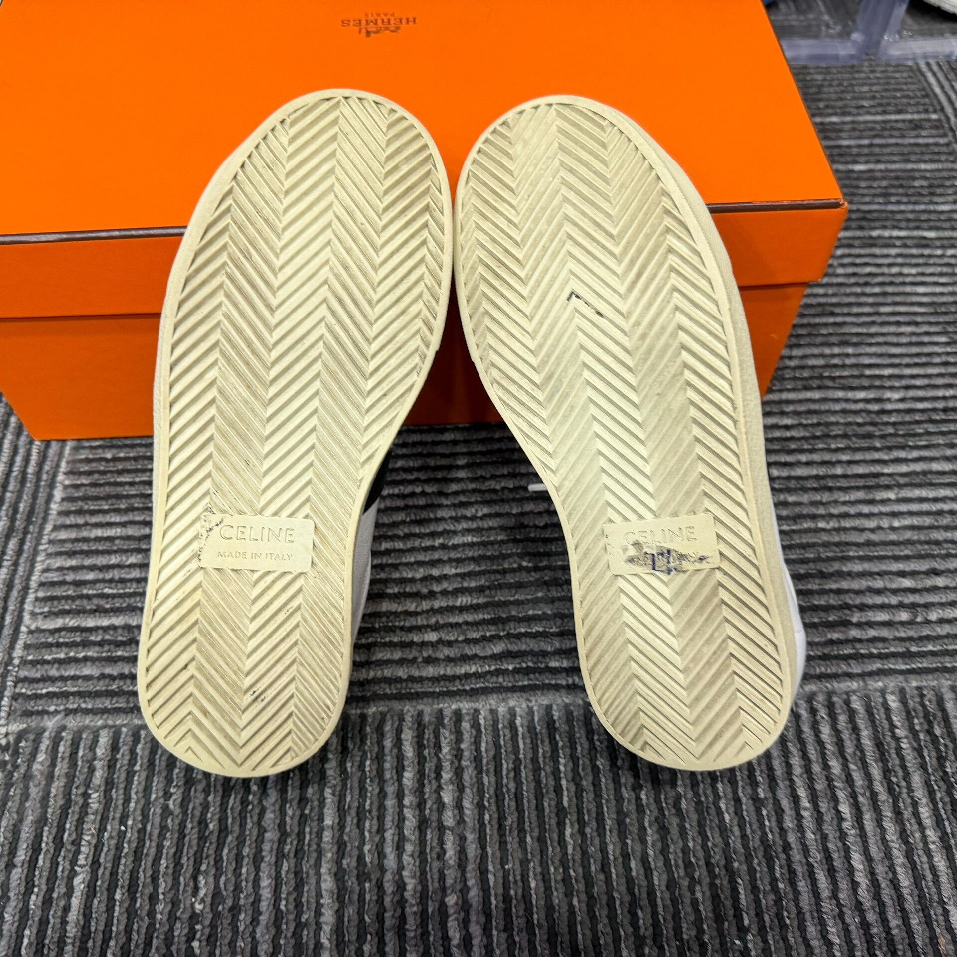 Celine Celine White Lowtop Sneakers us_5 Women Size US 5 / IT 35 - 6 Thumbnail