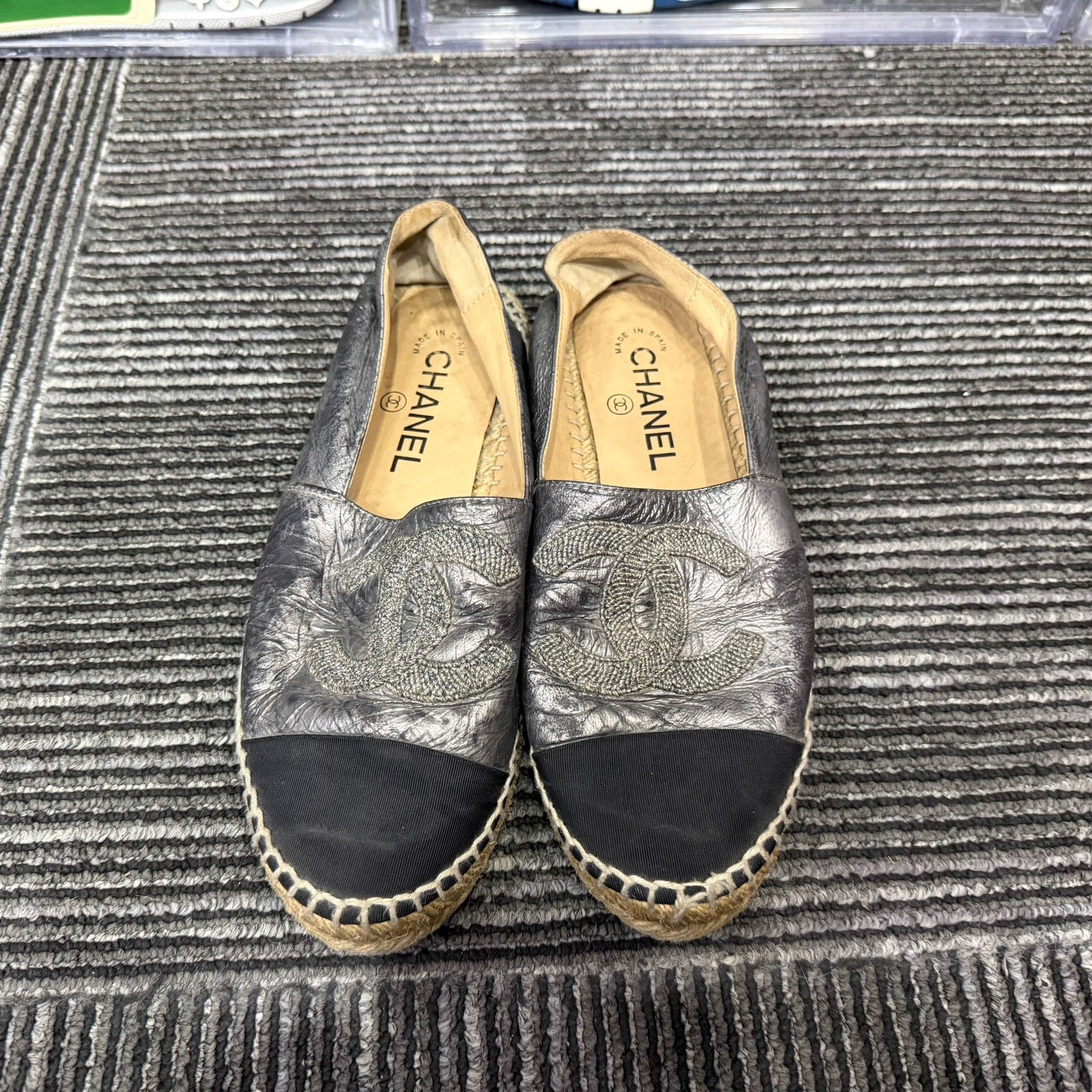 Chanel Chanel Patent Silver Lowtop Sneakers us_7 Women Size US 7 / IT 37 - 2 Thumbnail