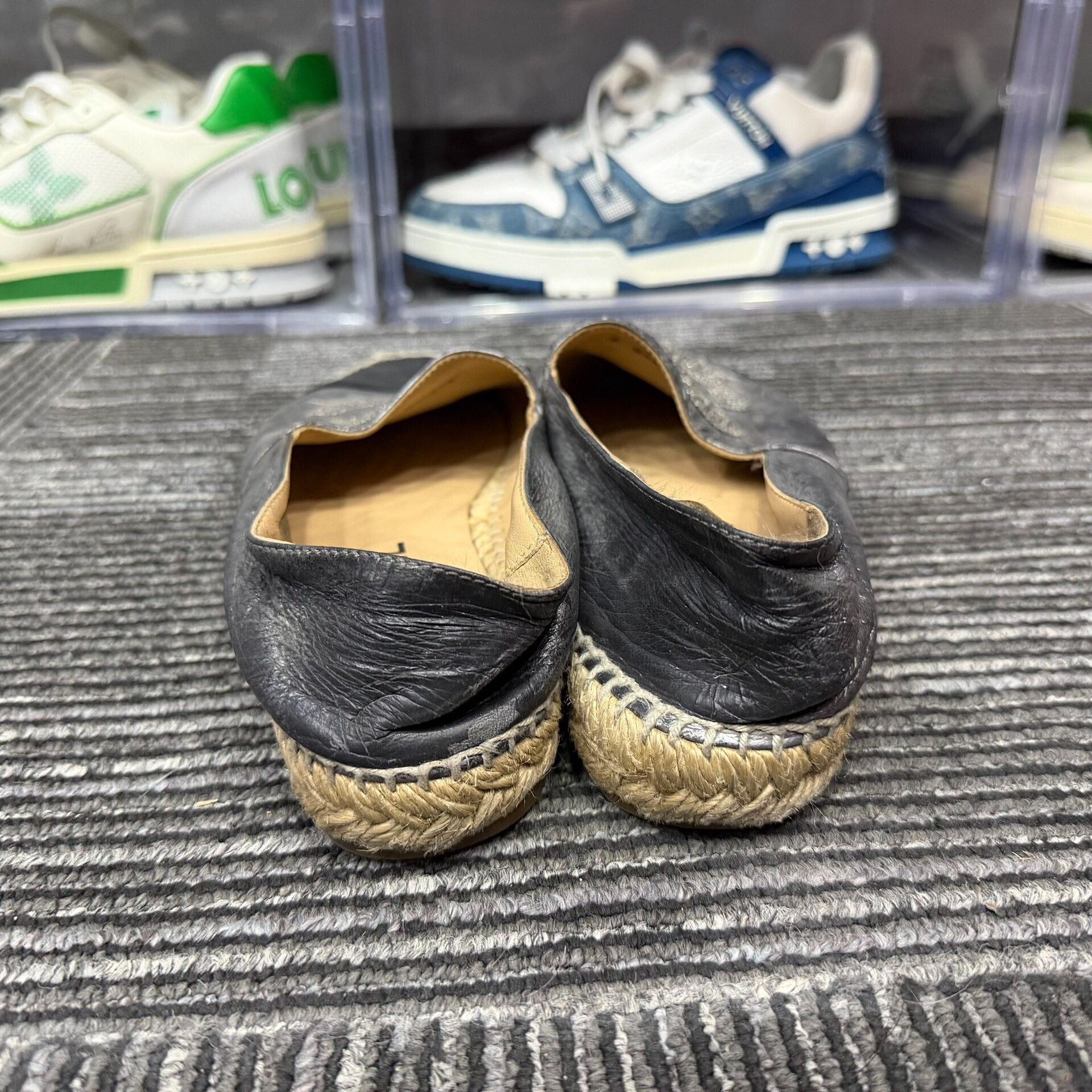 Chanel Chanel Patent Silver Lowtop Sneakers us_7 Women Size US 7 / IT 37 - 3 Thumbnail