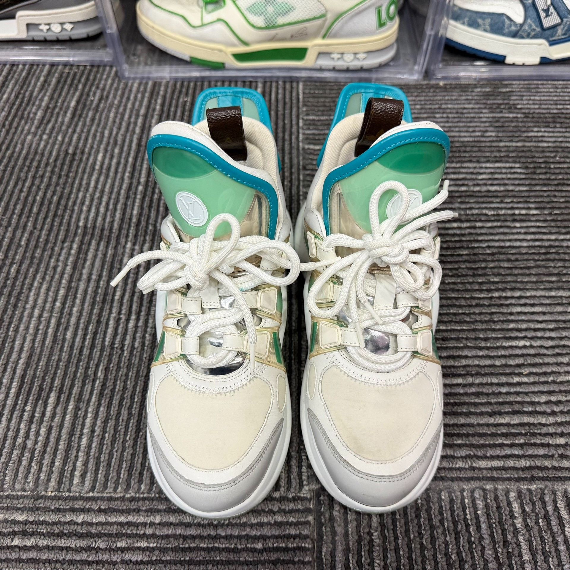 Louis Vuitton Louis Vuitton Green Lowtop Sneakers us_5 Women Size US 5 / IT 35 - 4 Thumbnail