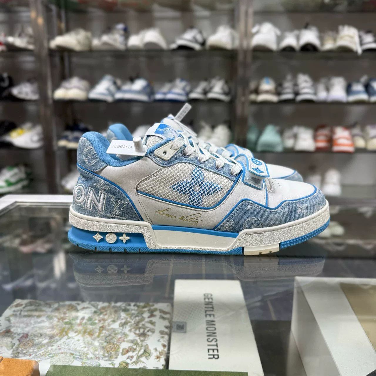 Louis Vuitton Louis Vuitton LV Trainer White Blue Denim Velcro Size US 9 / EU 42 - 2 Thumbnail