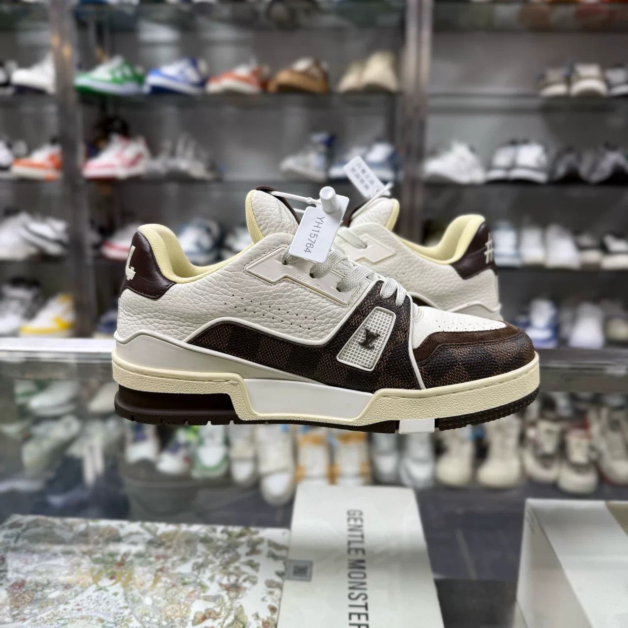 Louis Vuitton LV TRAINER Size US 4 / IT 34 - 4 Thumbnail