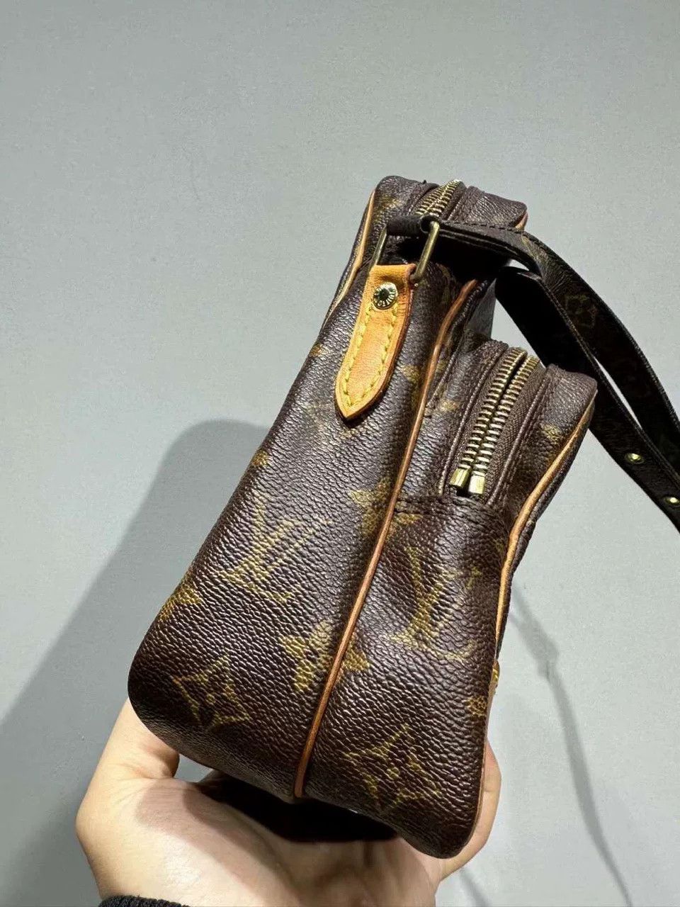 Louis Vuitton Louis Vuitton Monogram Camera Bag Size ONE SIZE - 3 Thumbnail