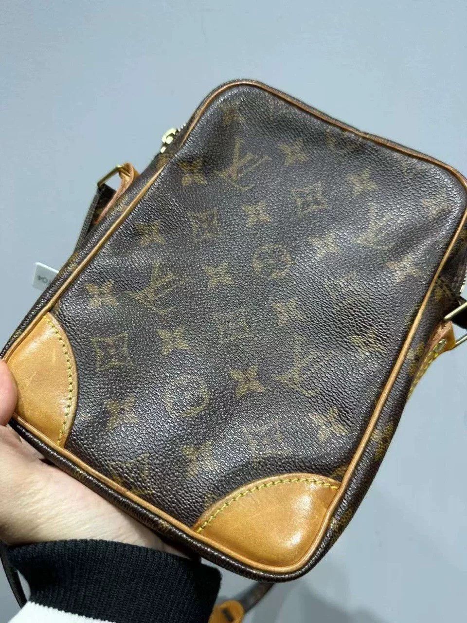 Louis Vuitton Louis Vuitton Monogram Camera Bag Size ONE SIZE - 4 Thumbnail