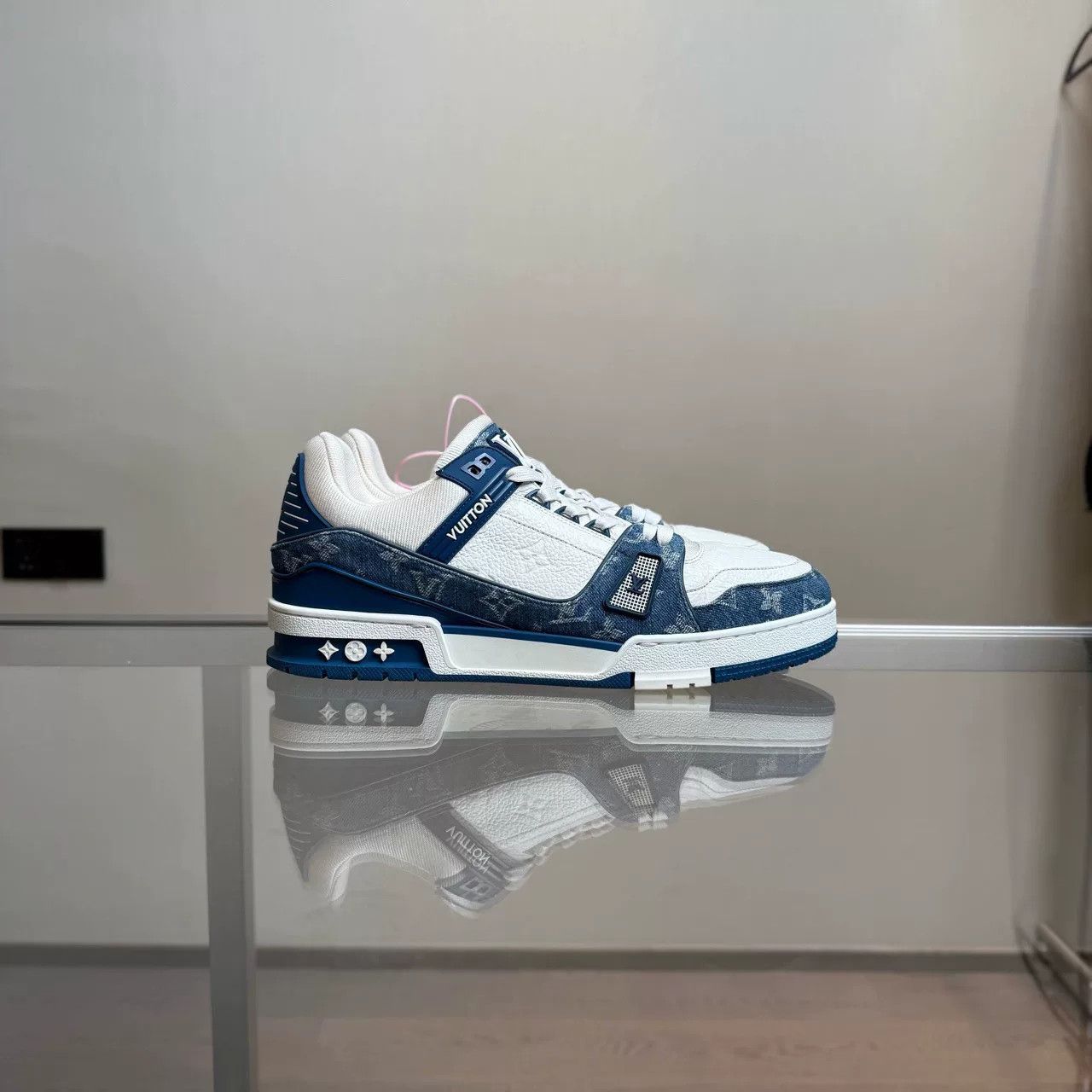 Louis Vuitton Louis Vuitton LV Trainer White Blue Size US 11 / EU 44 - 2 Thumbnail