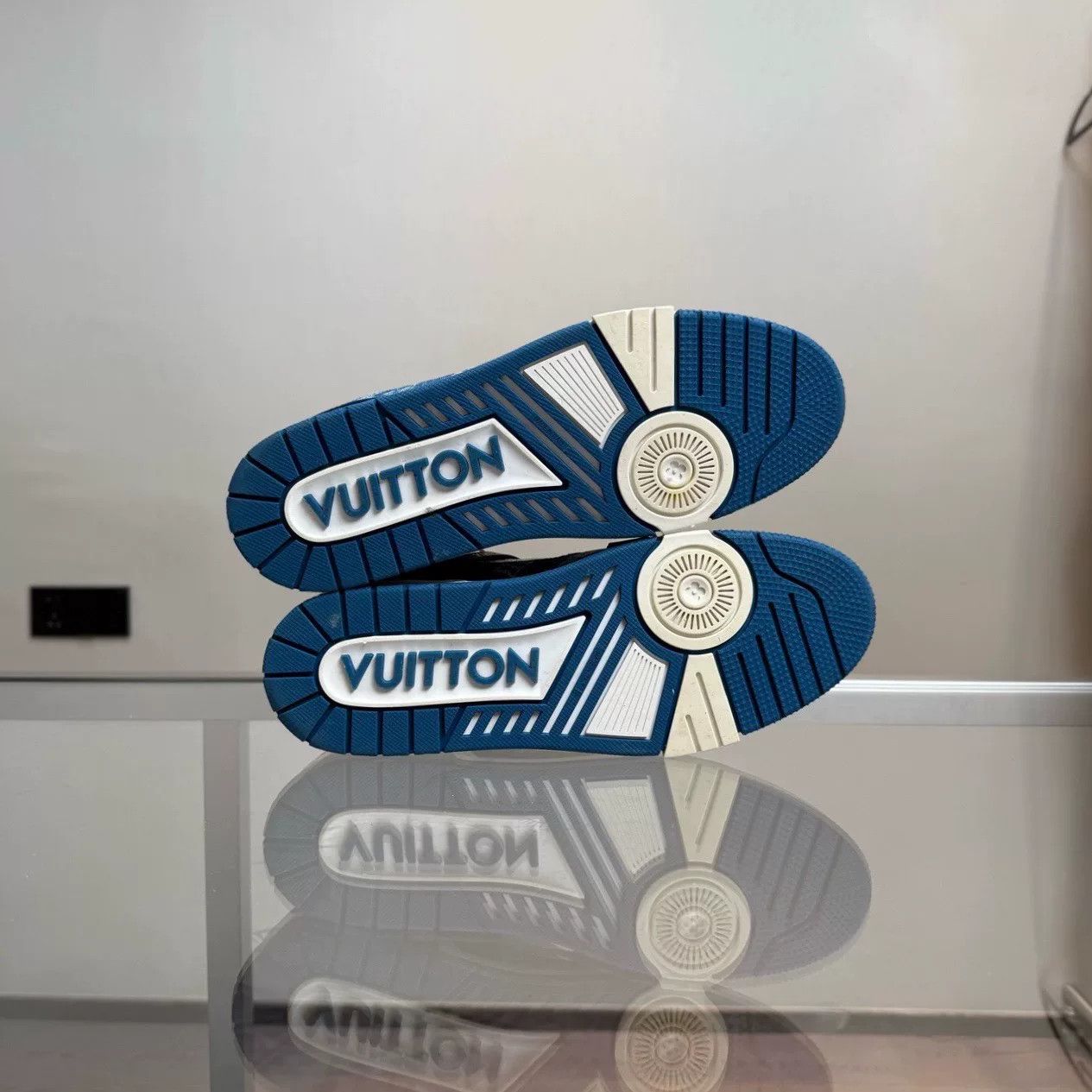Louis Vuitton Louis Vuitton LV Trainer White Blue Size US 11 / EU 44 - 6 Thumbnail
