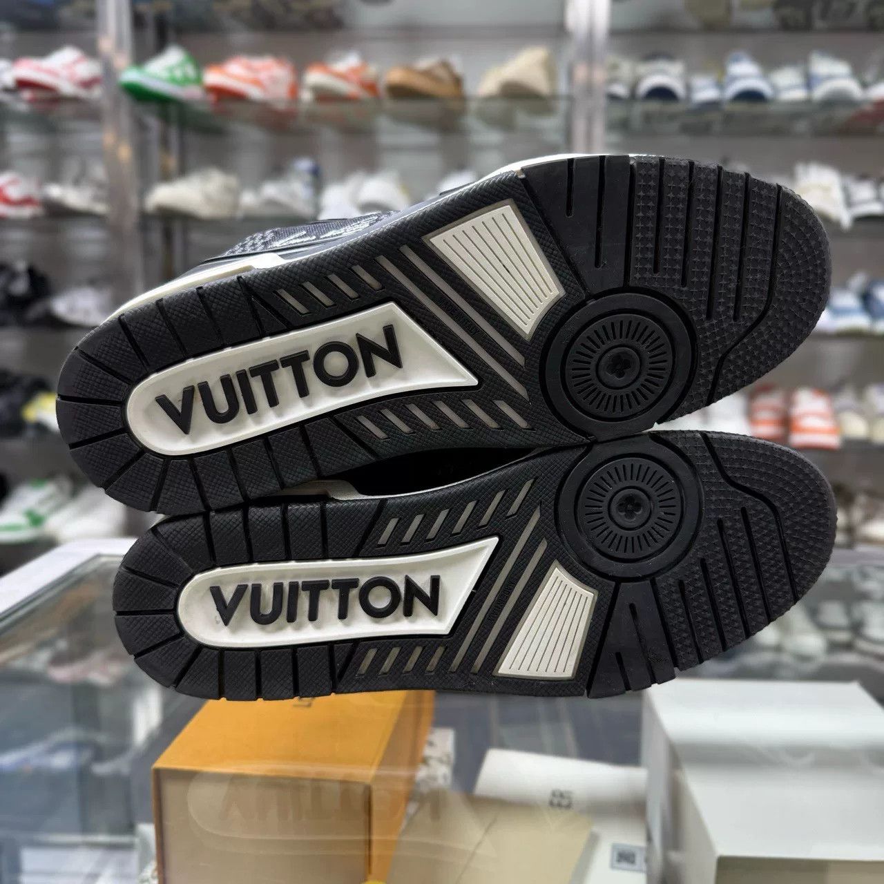 Louis Vuitton Louis Vuitton LV Trainer Sneakers Size US 9 / EU 42 - 7 Thumbnail