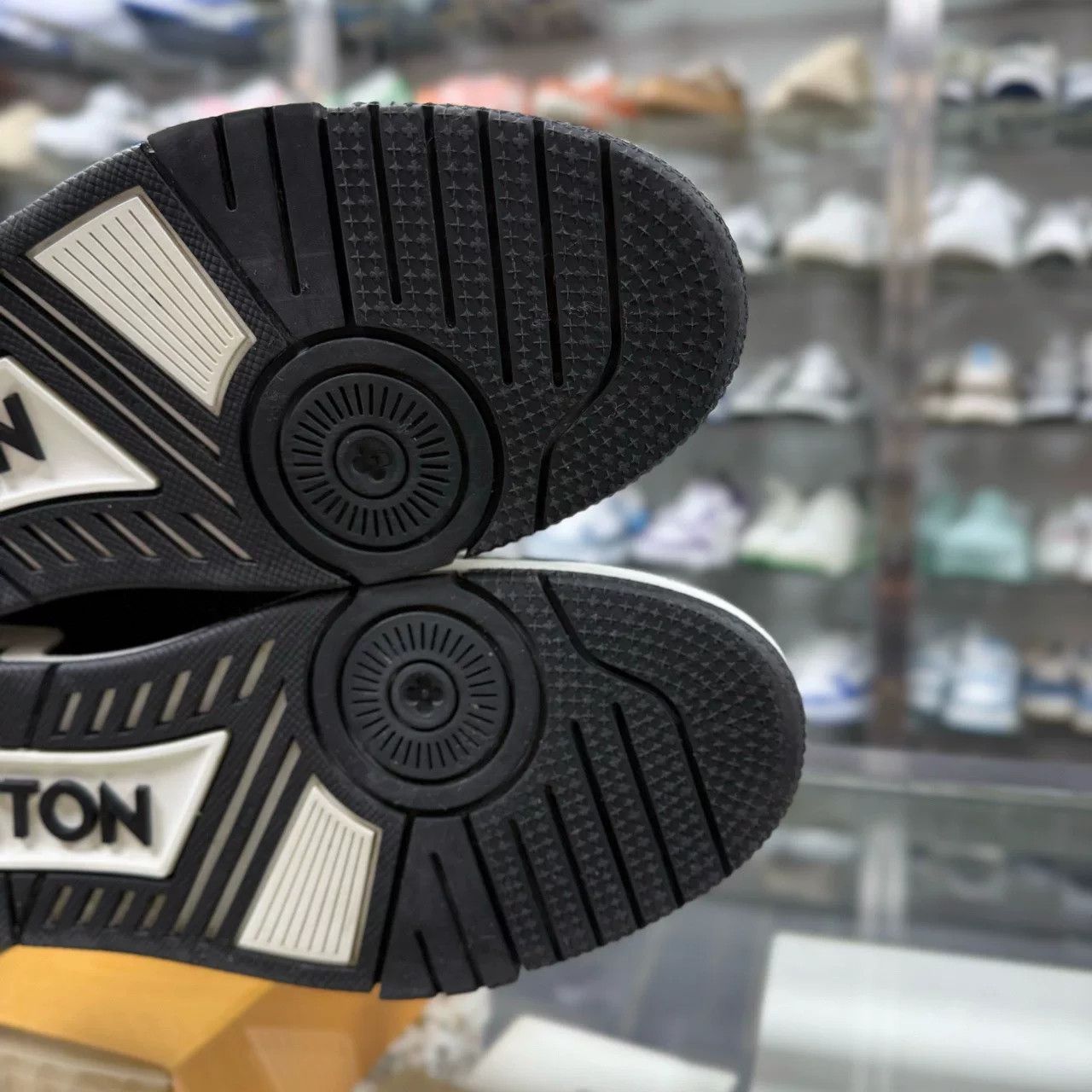 Louis Vuitton Louis Vuitton LV Trainer Sneakers Size US 9 / EU 42 - 8 Thumbnail