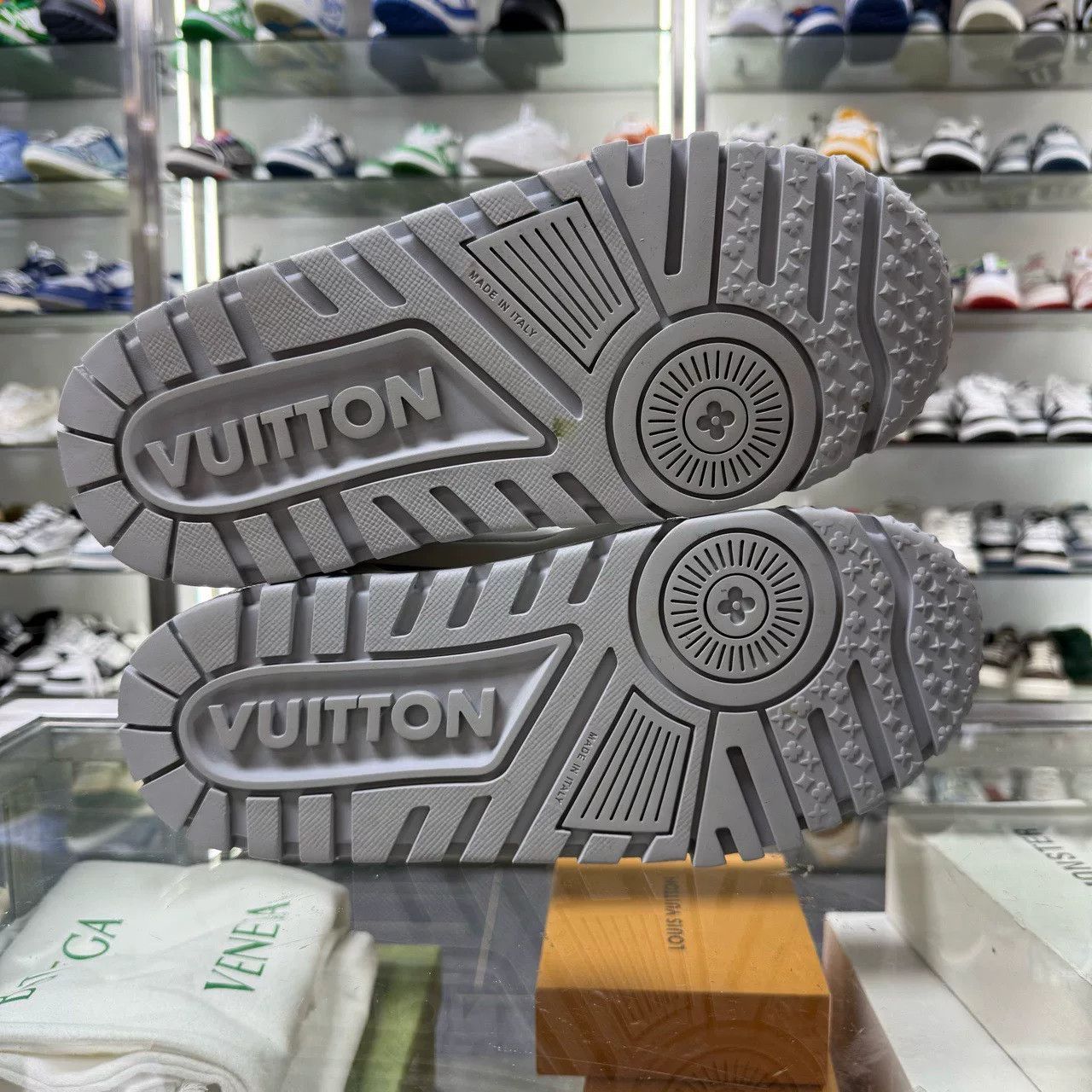 Louis Vuitton Louis Vuitton LV Trainer Maxi Size US 10 / EU 43 - 6 Thumbnail