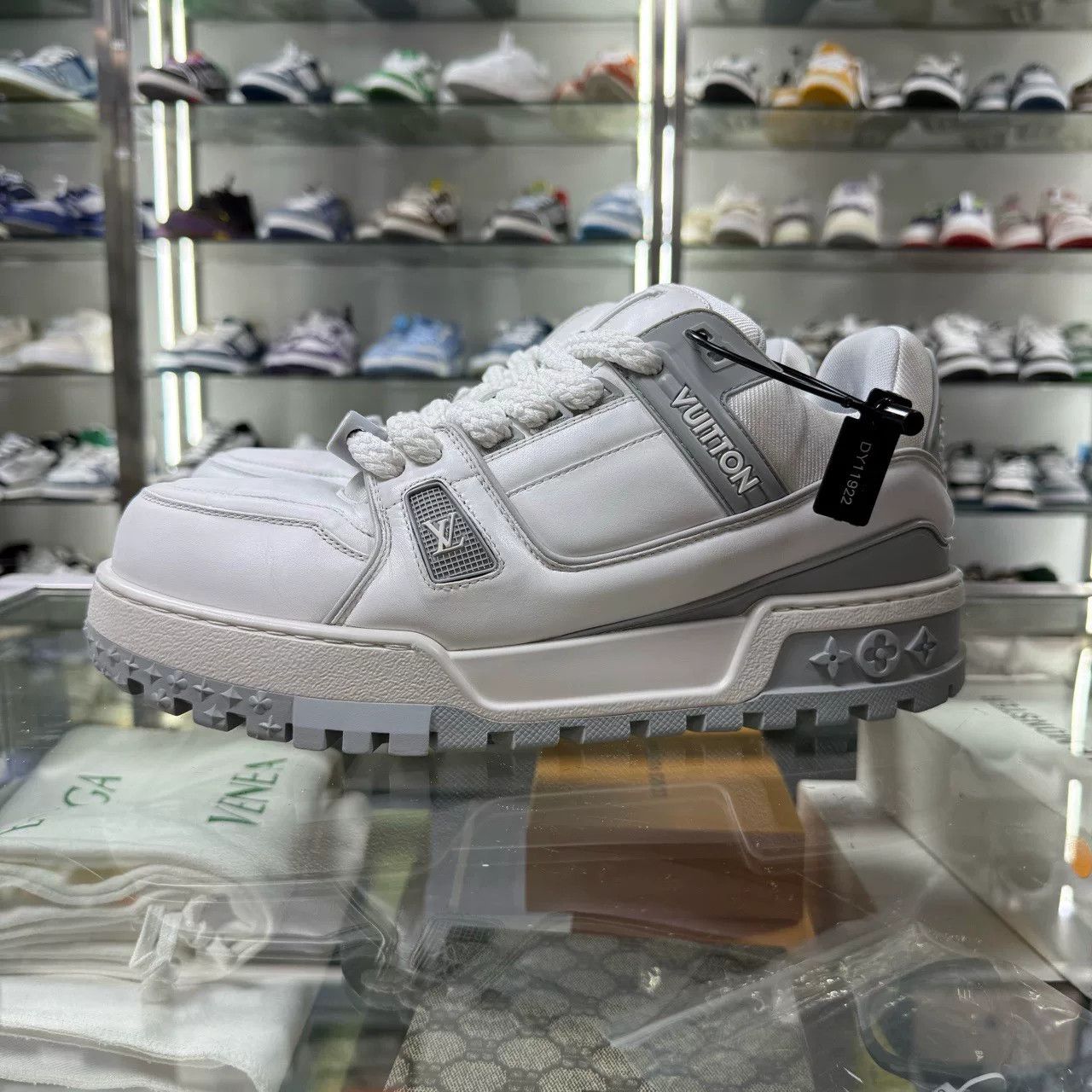 Louis Vuitton Louis Vuitton LV Trainer Maxi Size US 10 / EU 43 - 3 Thumbnail