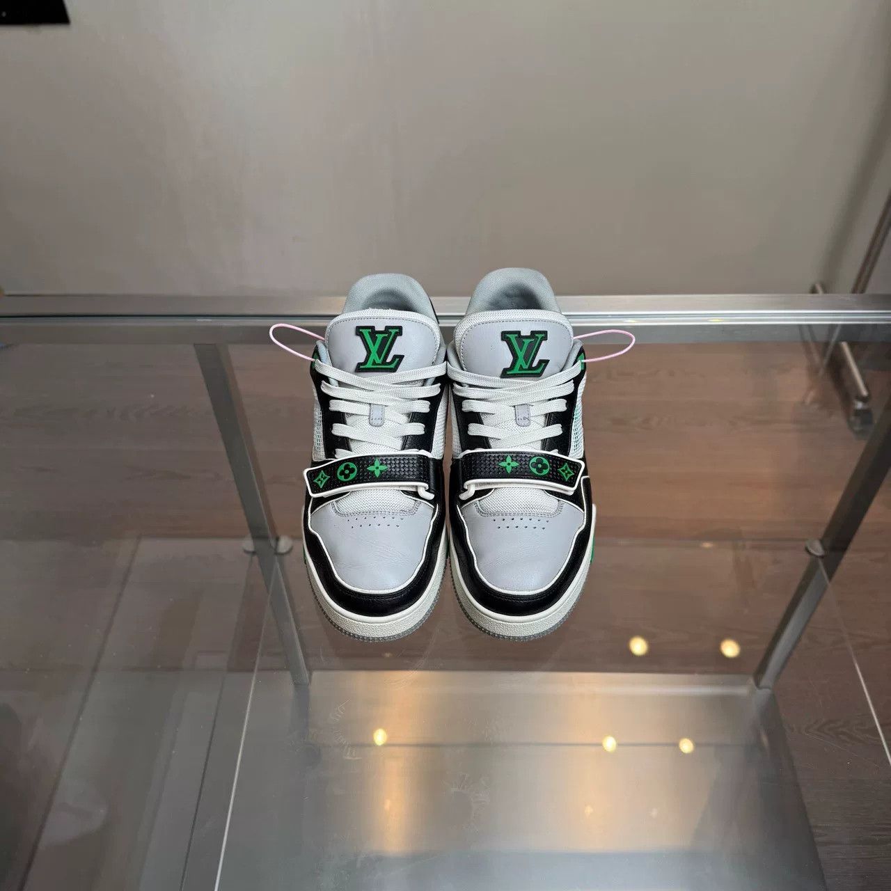 Louis Vuitton Louis Vuitton Lv Trainer Black Green Velcro Size US 9 / EU 42 - 6 Thumbnail