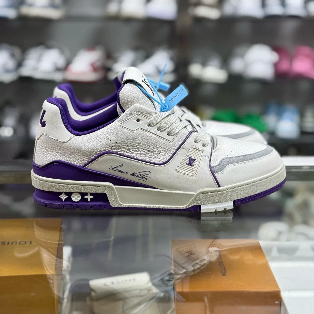 Louis Vuitton LV TRAINER White Purple Suede Size US 10 / EU 43 - 2 Thumbnail