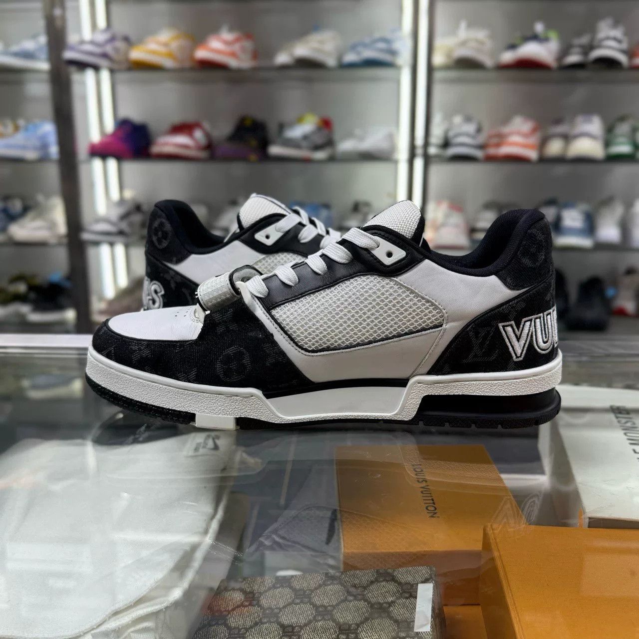 Louis Vuitton Louis Vuitton LV Trainer Sneakers Size US 10 / EU 43 - 5 Thumbnail